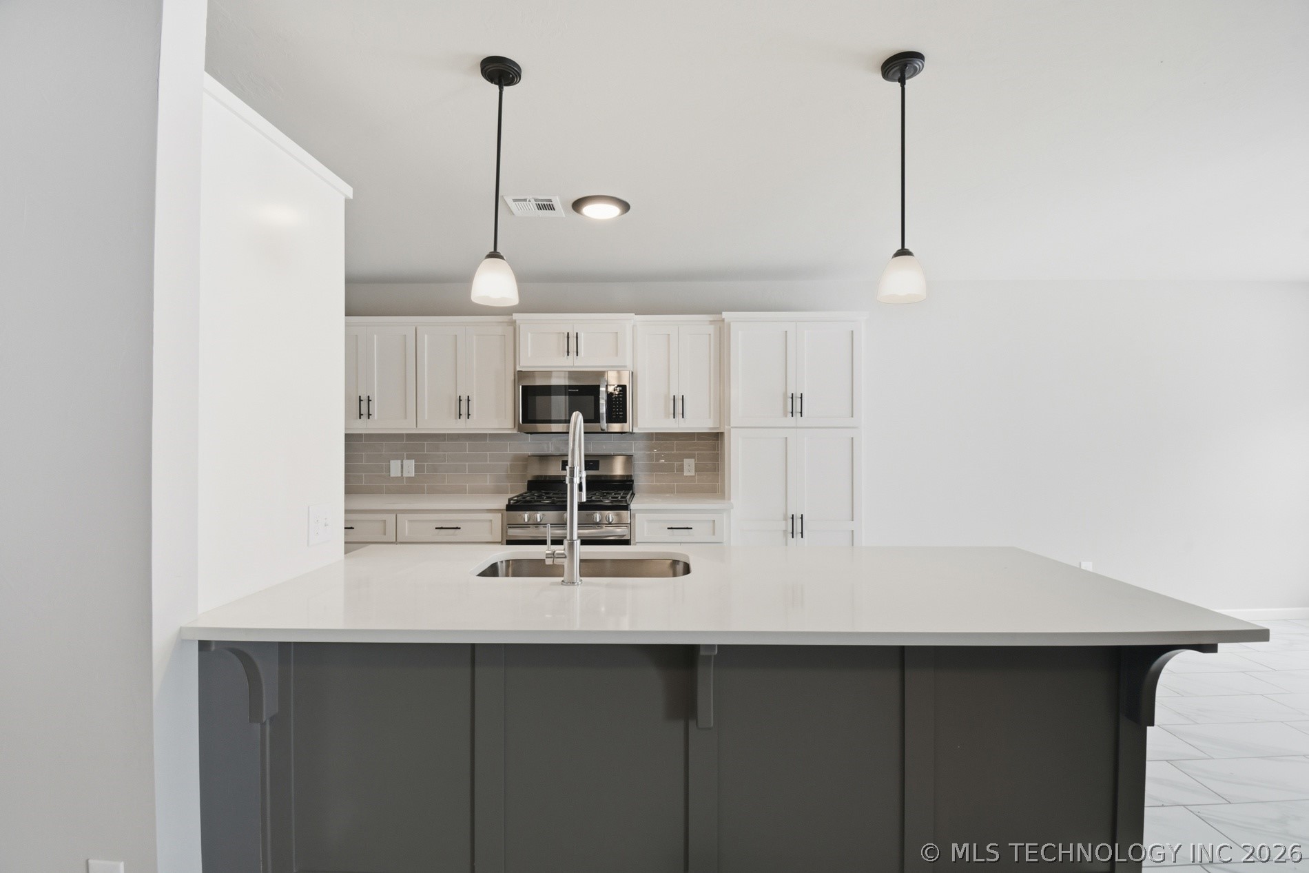 10893 S 277th East Avenue Property Photo 14