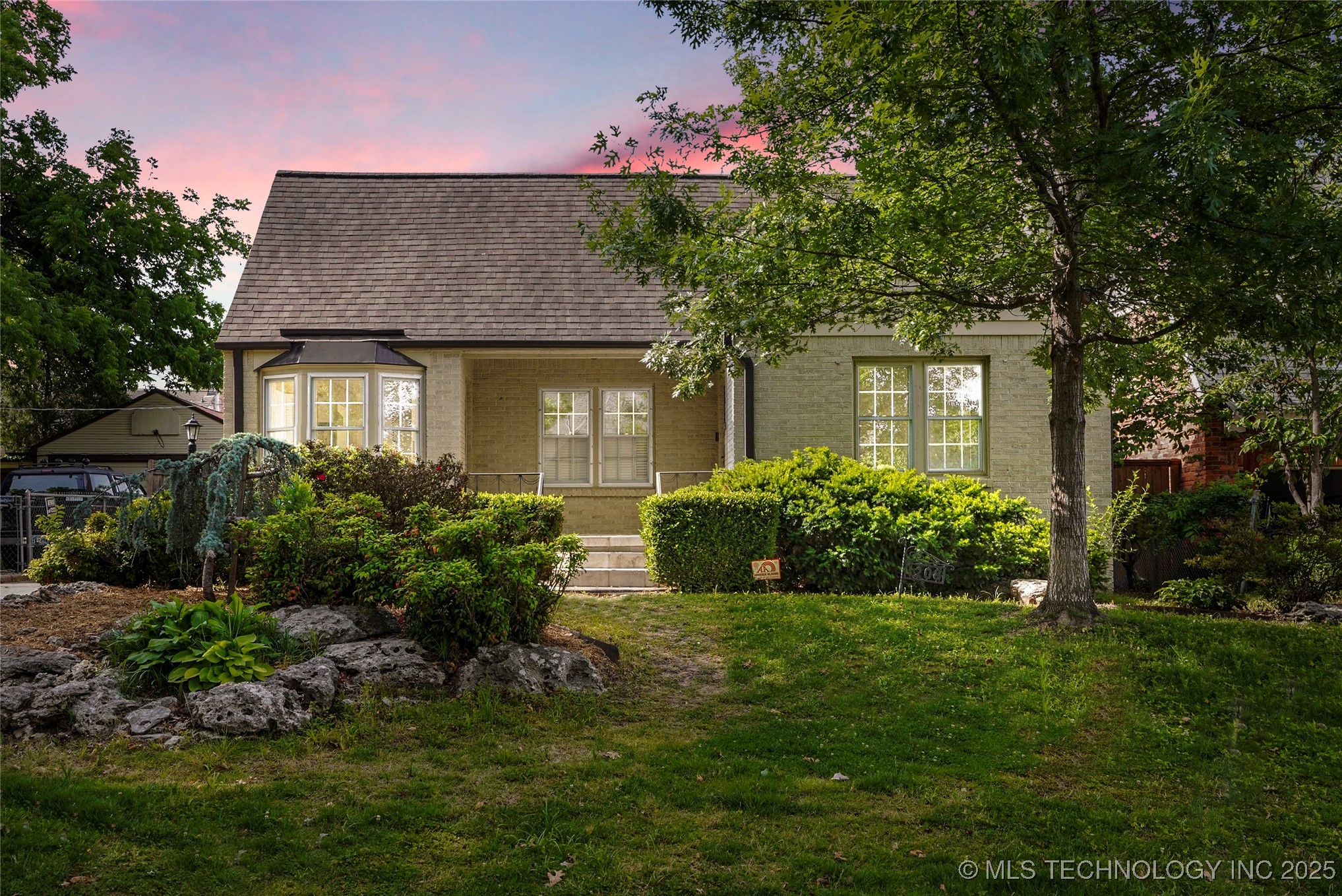 1208 E 29th Street Property Photo 1