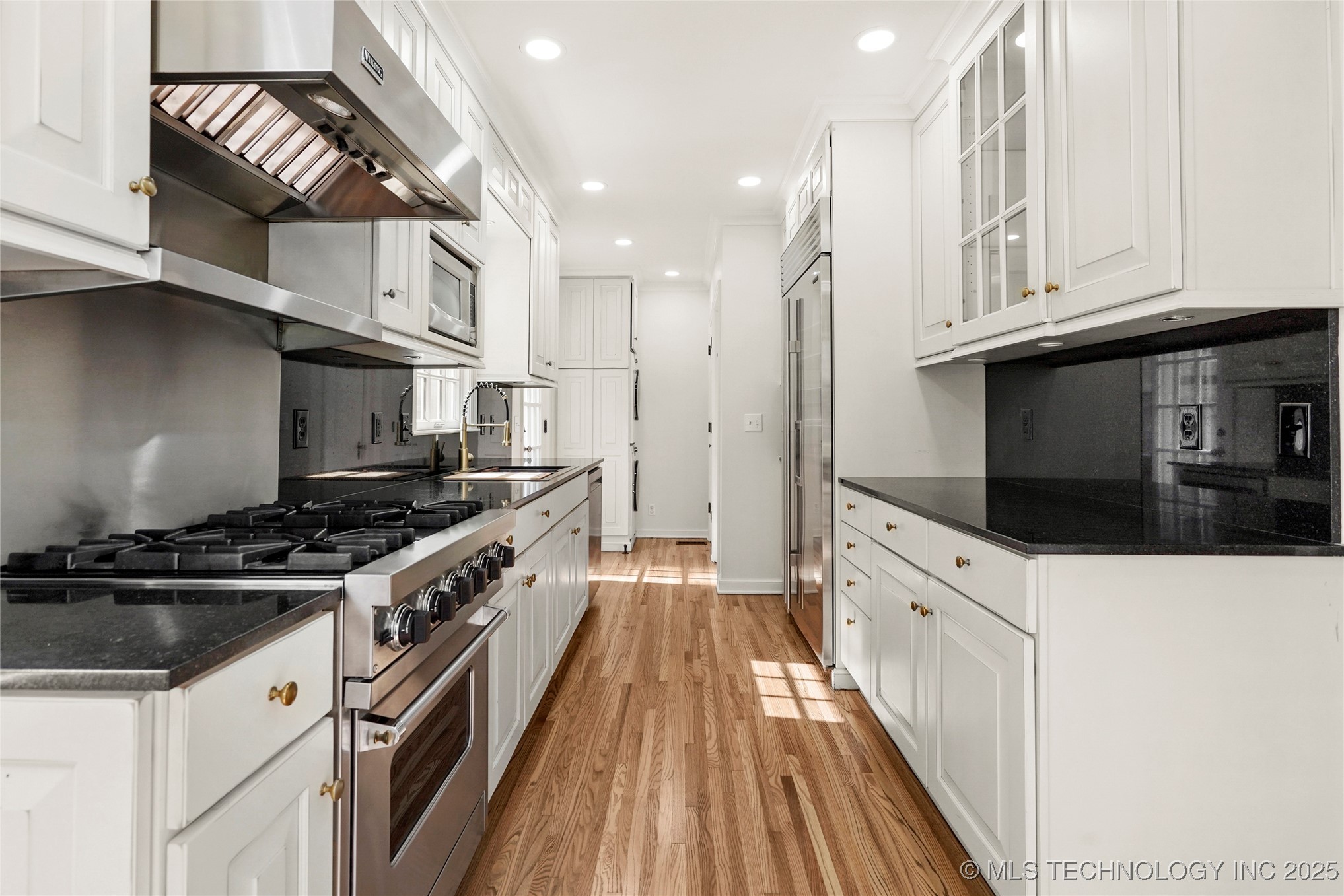 1208 E 29th Street Property Photo 11