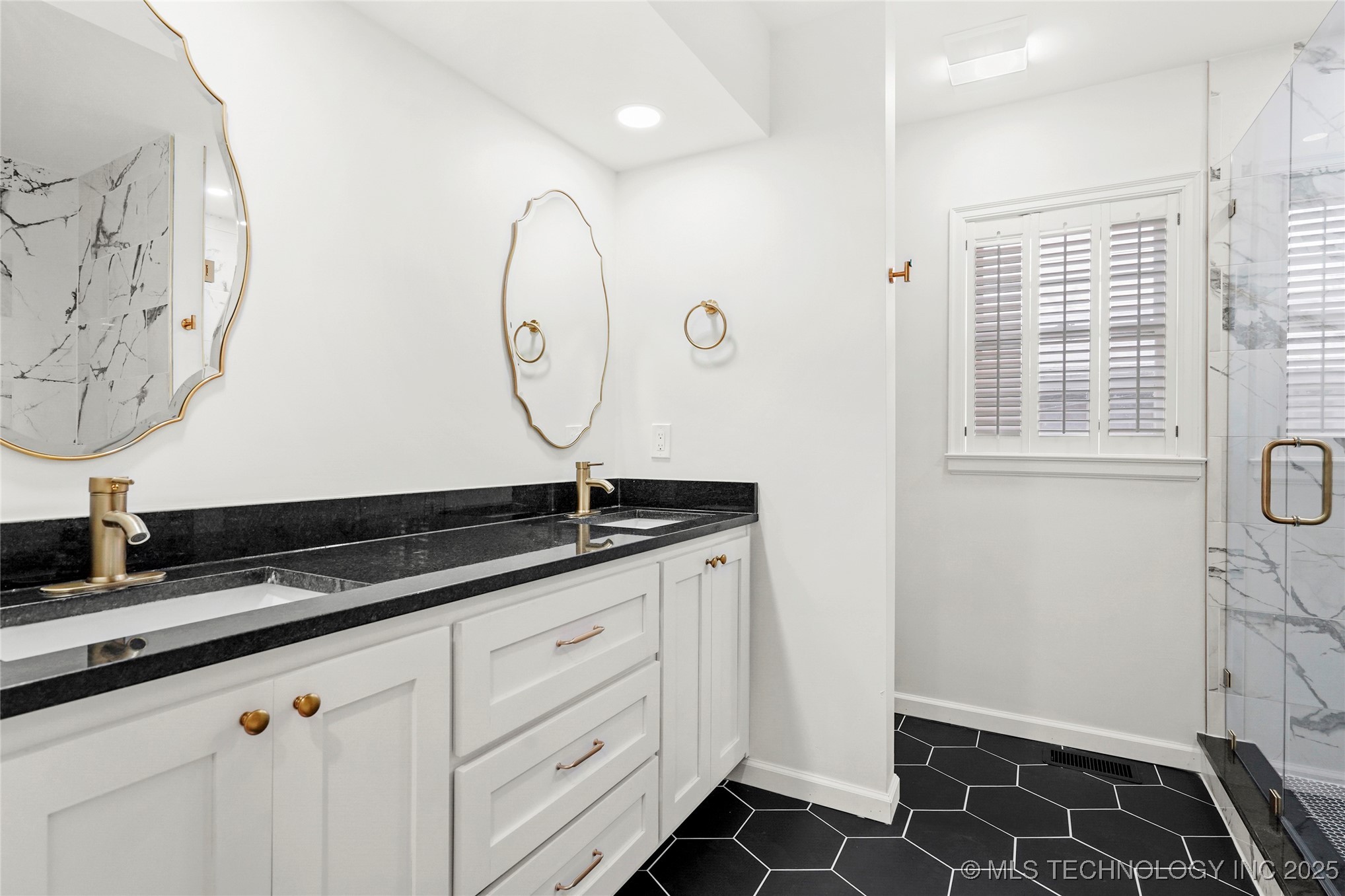 1208 E 29th Street Property Photo 17