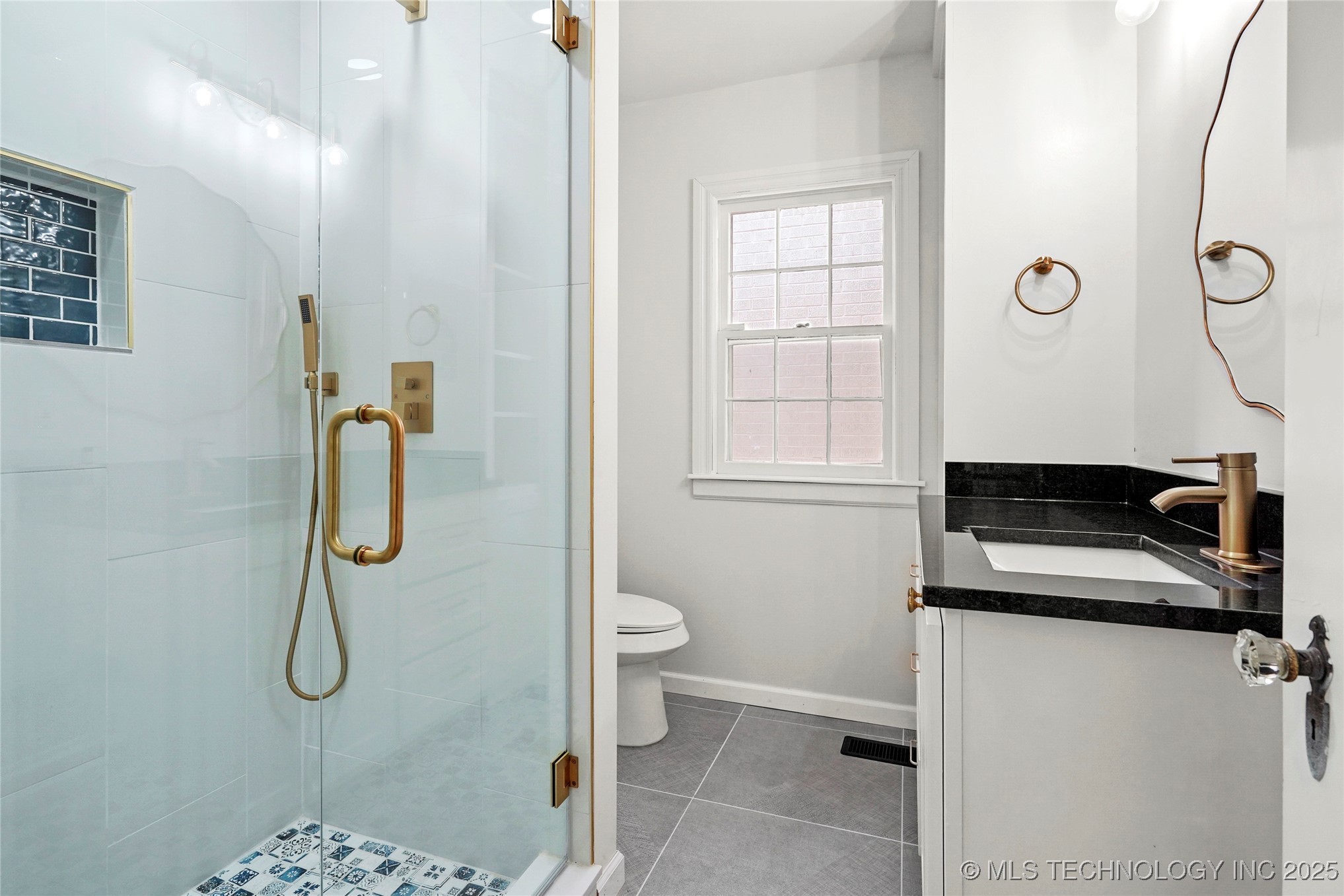 1208 E 29th Street Property Photo 20