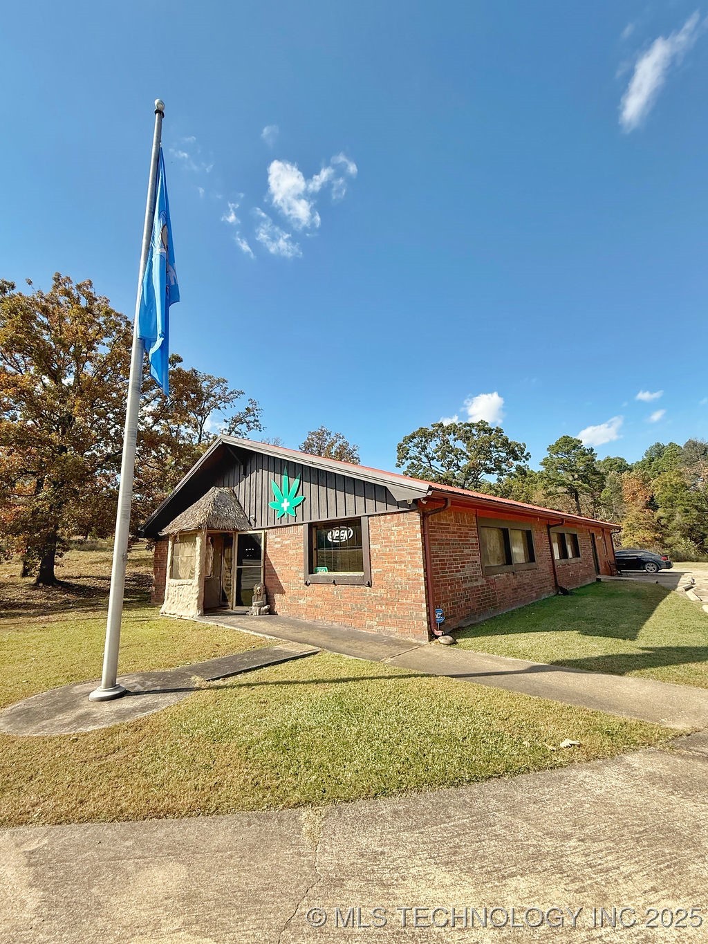 45143 Us Hwy 59 Property Photo 1