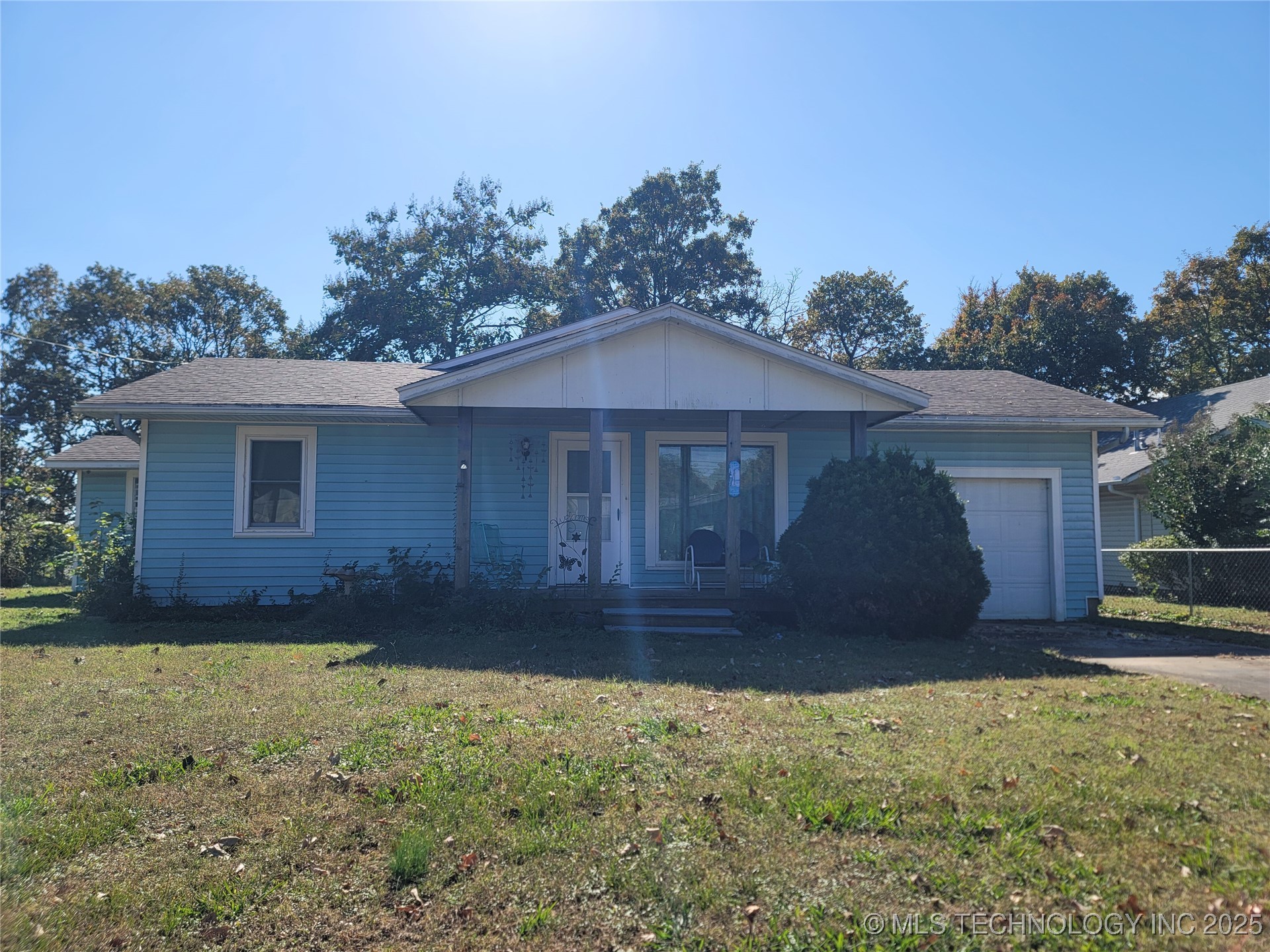 416036 La Vista Drive Property Photo 1