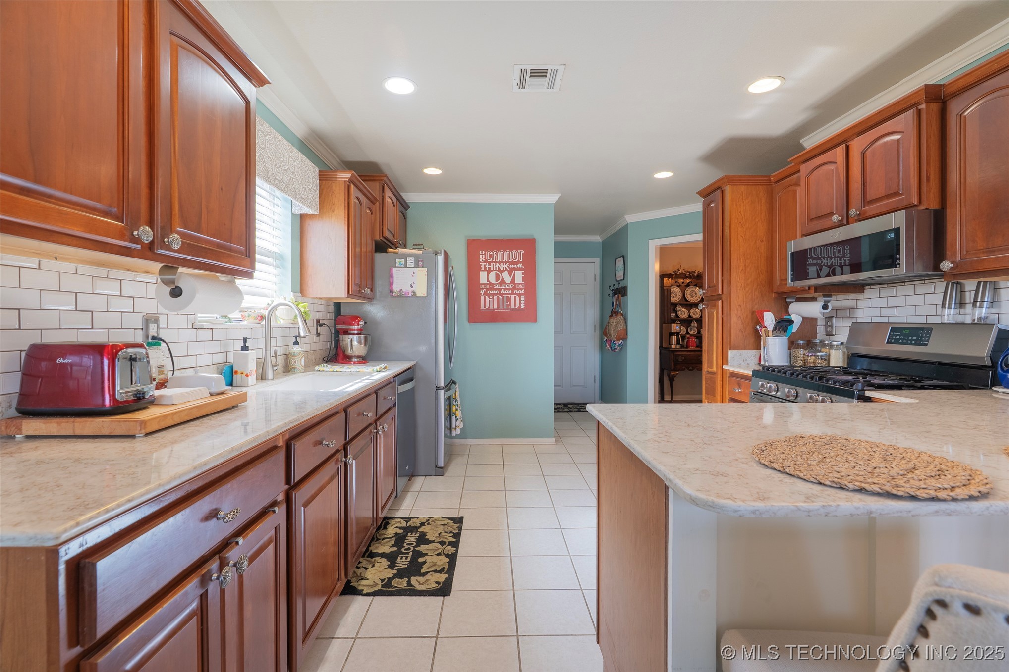 1102 S Catalina Drive Property Photo 2