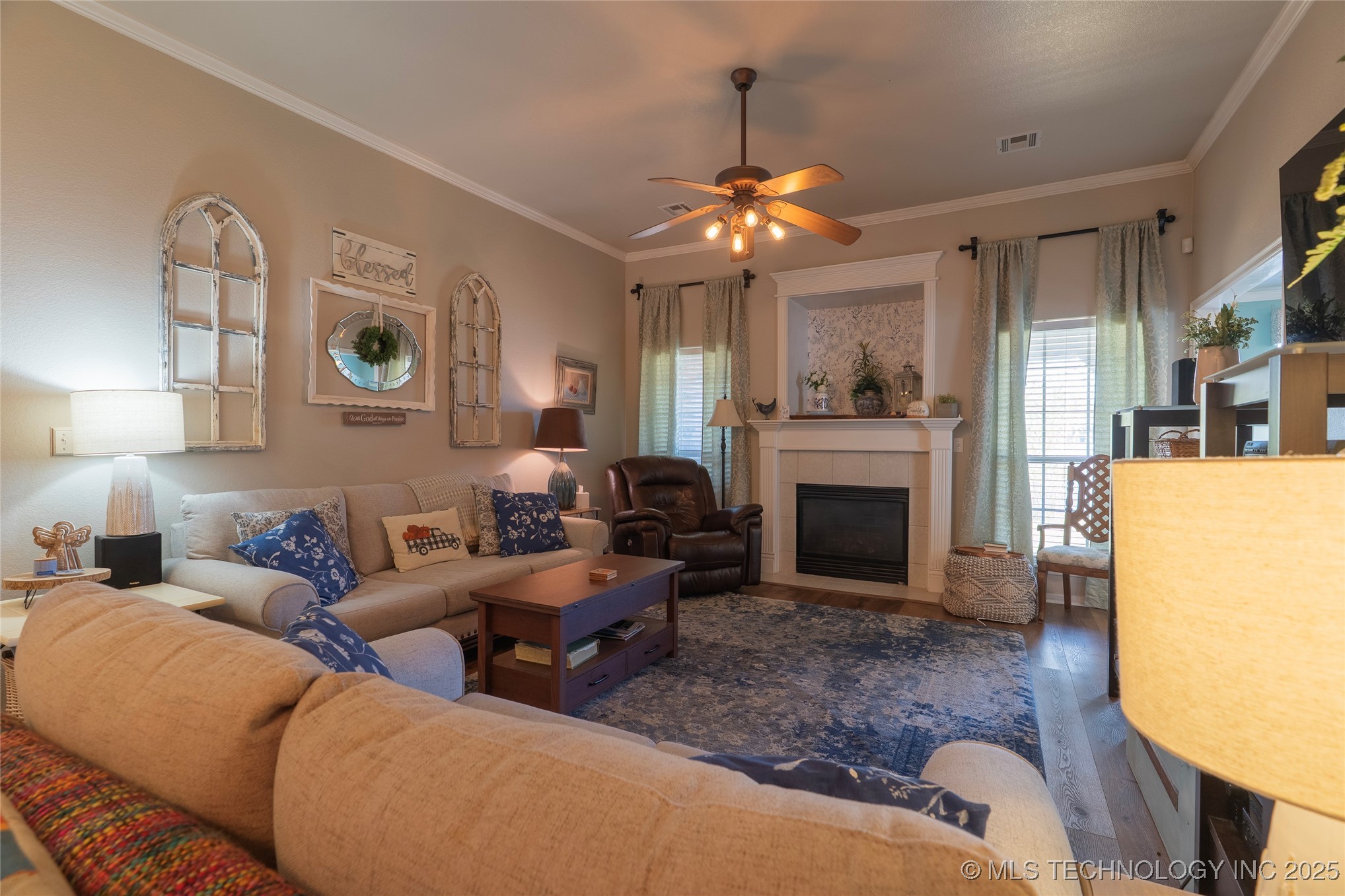 1102 S Catalina Drive Property Photo 3