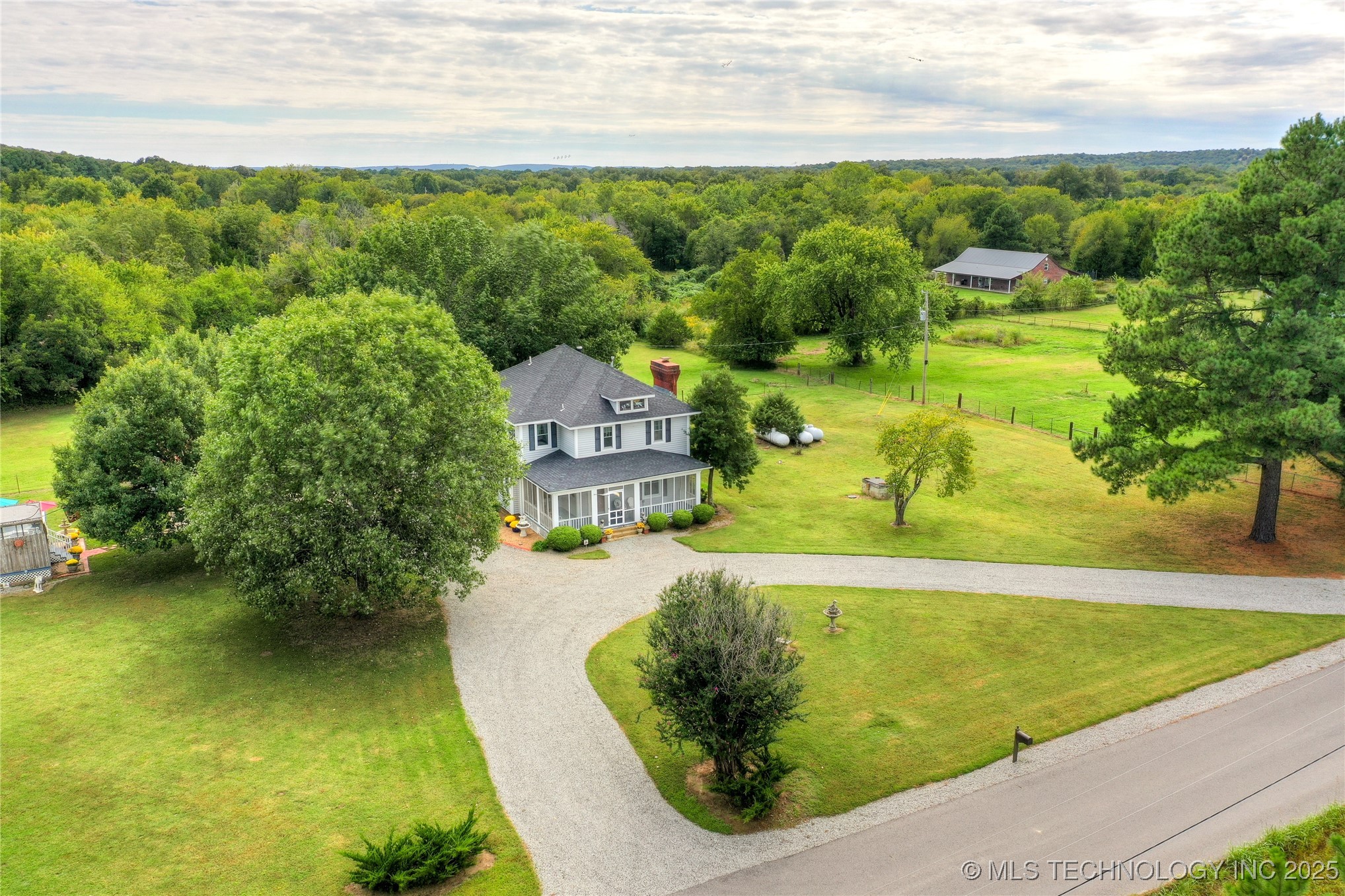 416130 E 1197 Road Property Photo 1