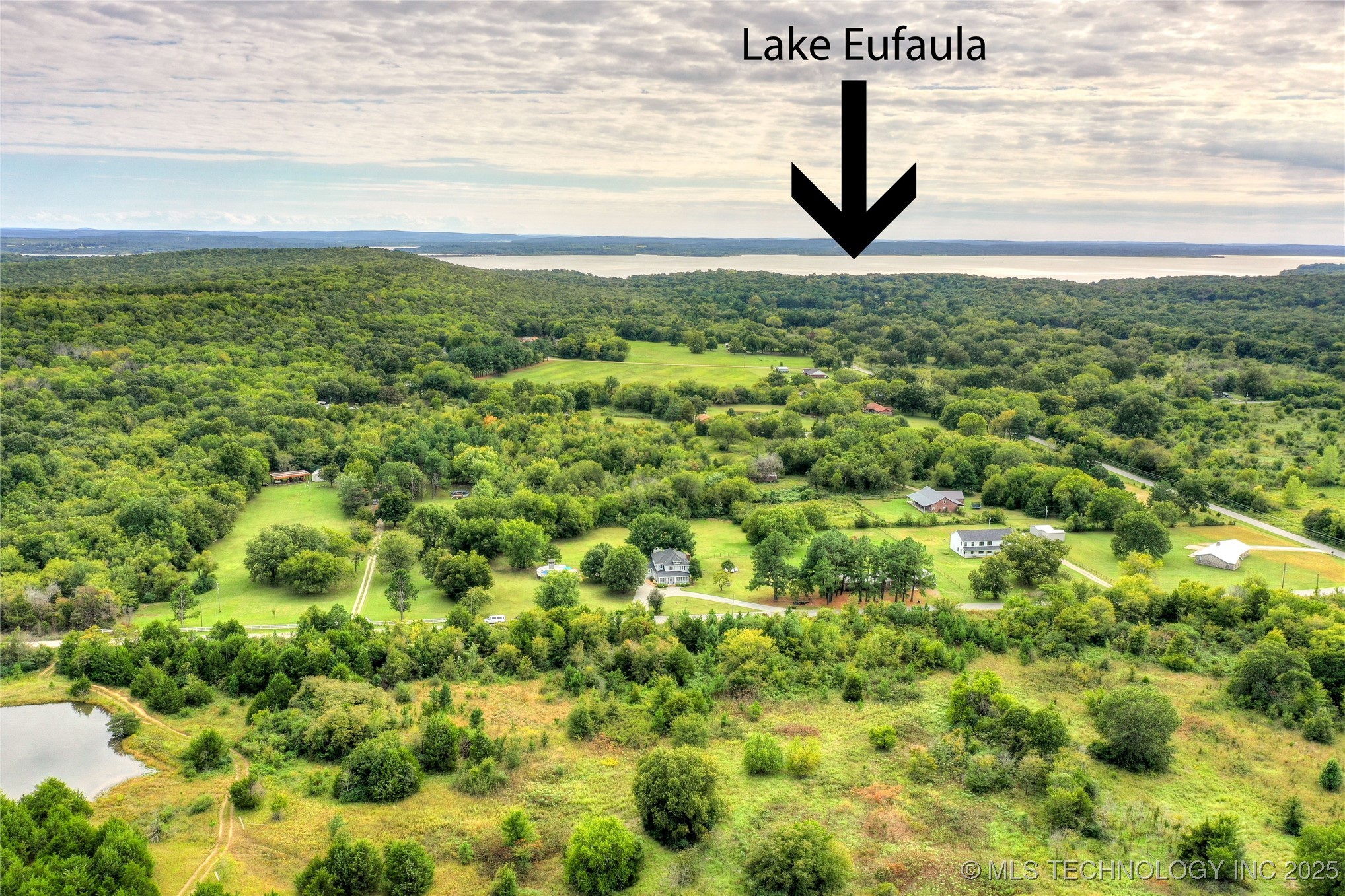 416130 E 1197 Road Property Photo 2