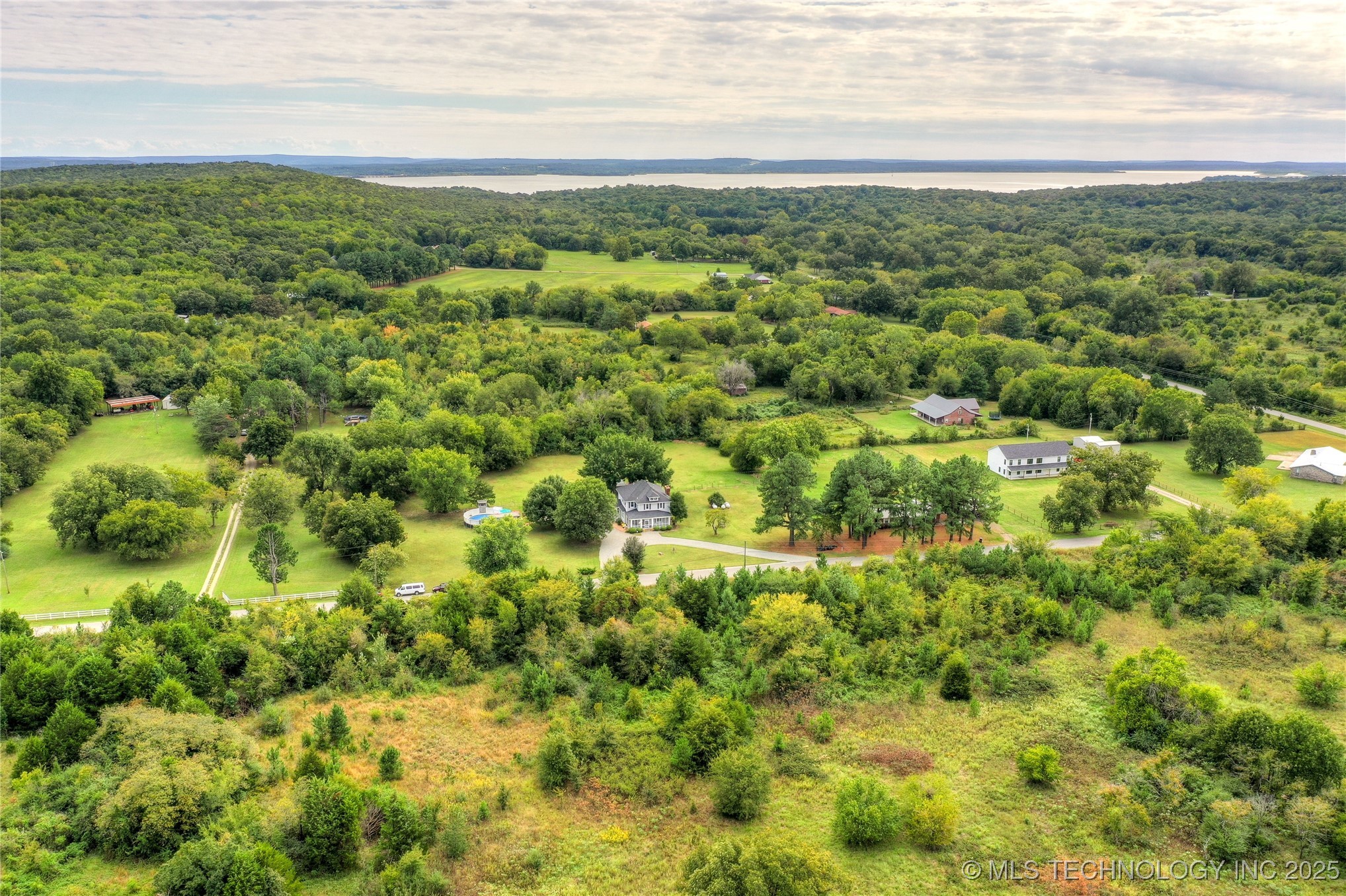 416130 E 1197 Road Property Photo 3