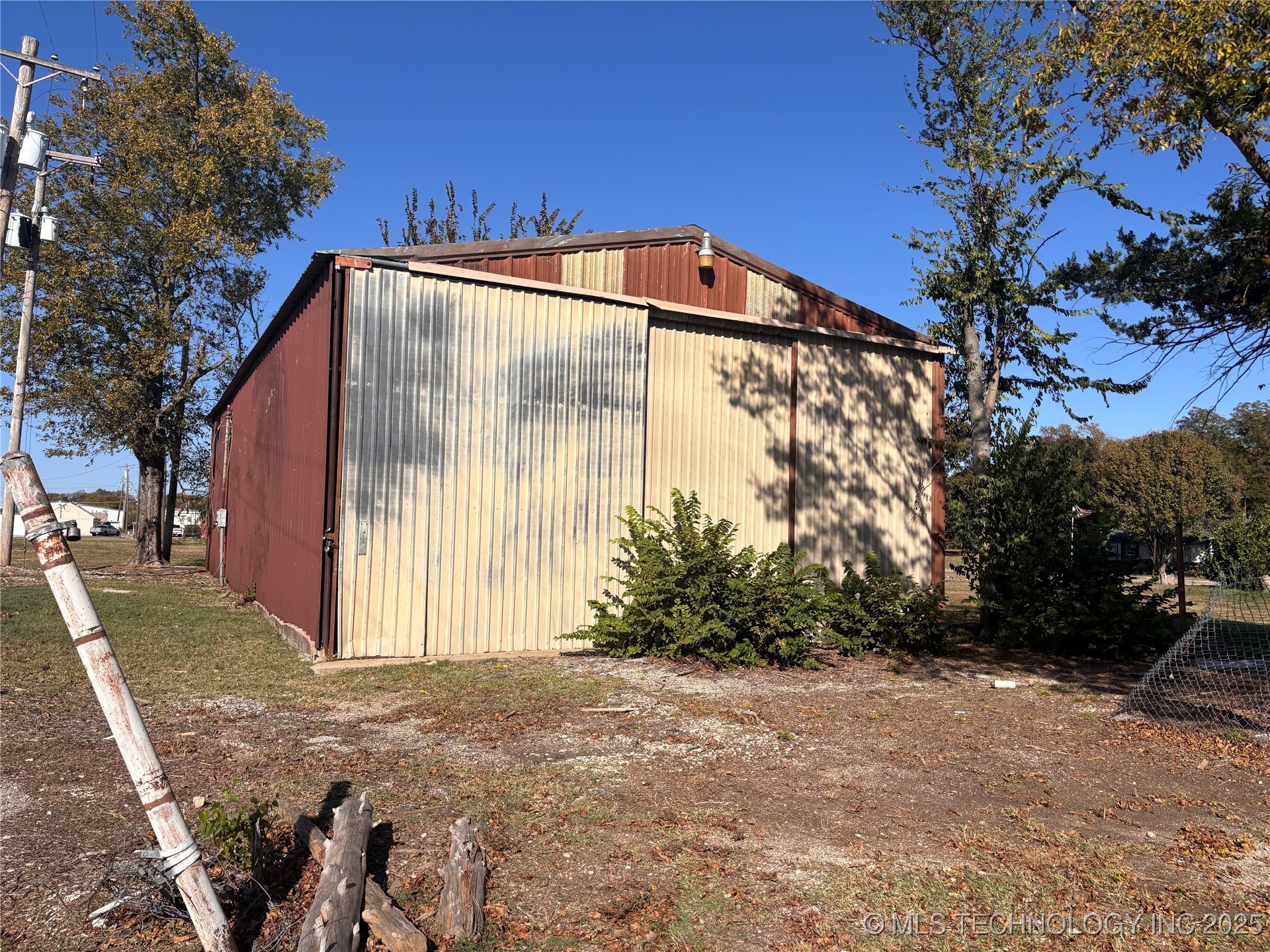 1014 S Commerce Property Photo 5