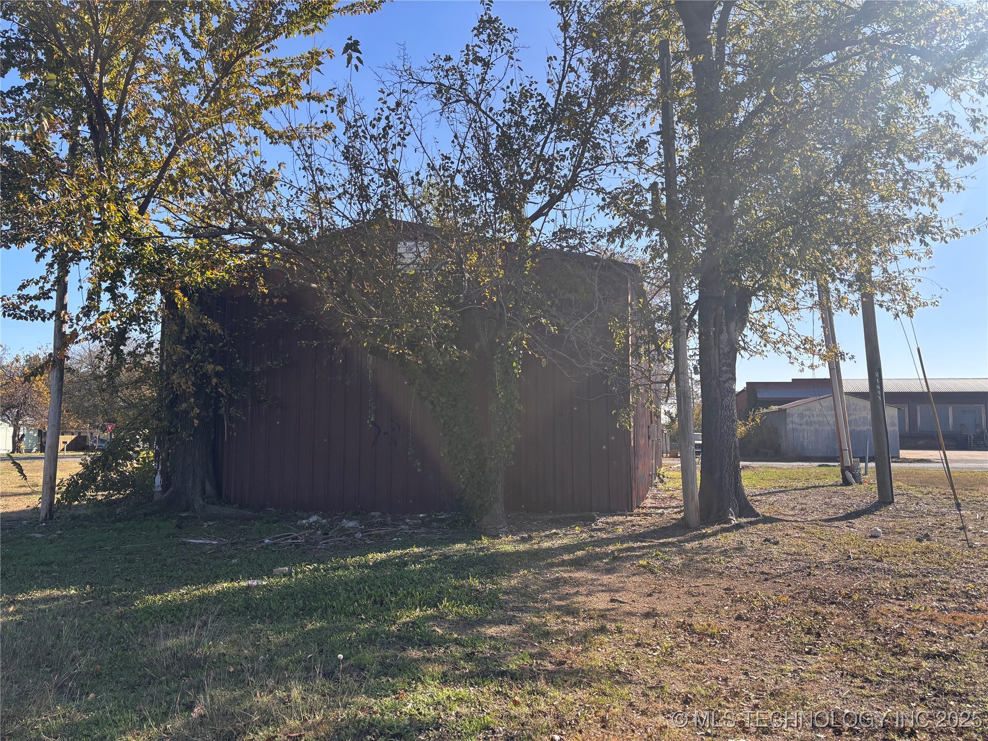 1014 S Commerce Property Photo 10