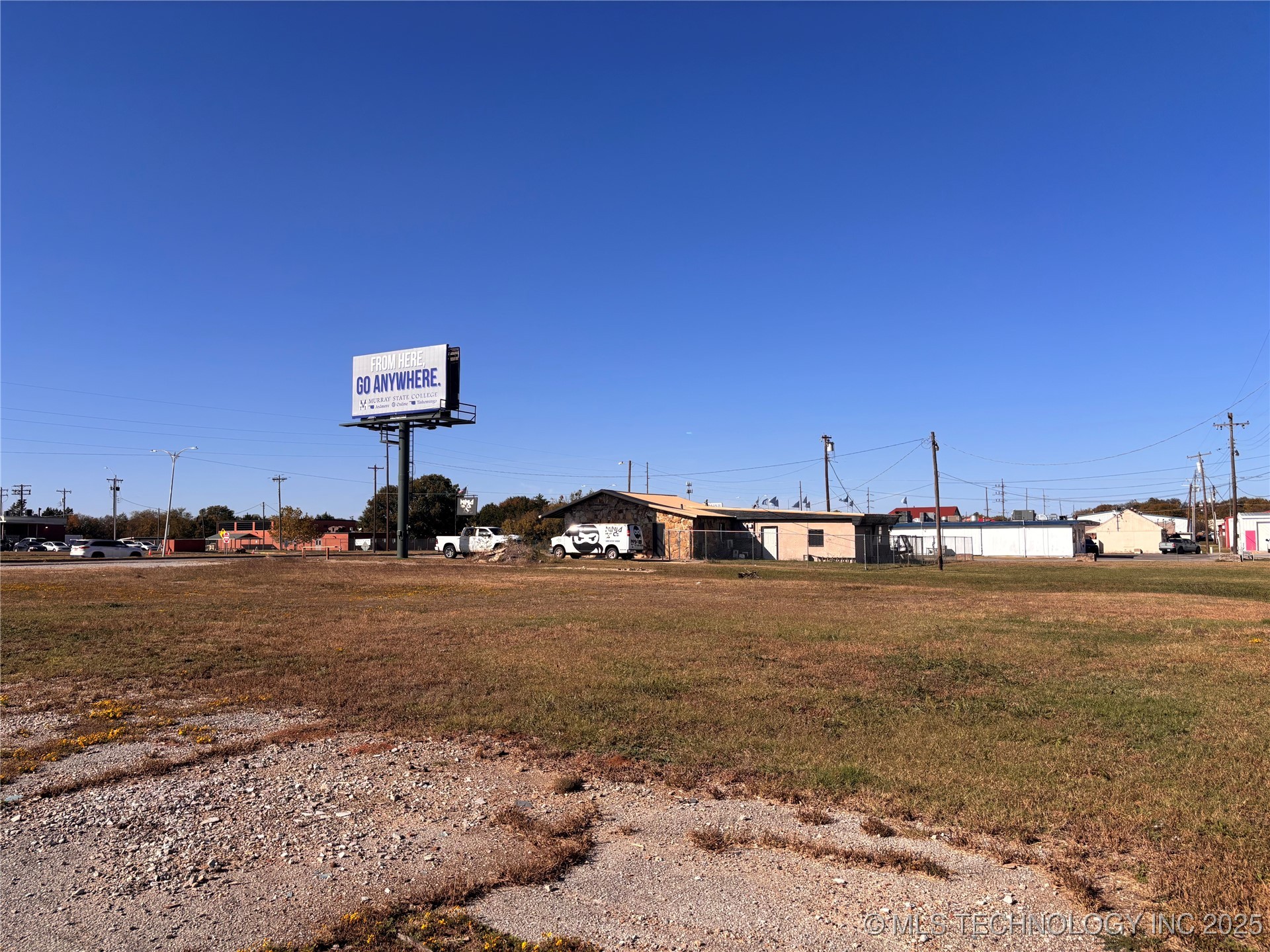 1014 S Commerce Property Photo 15