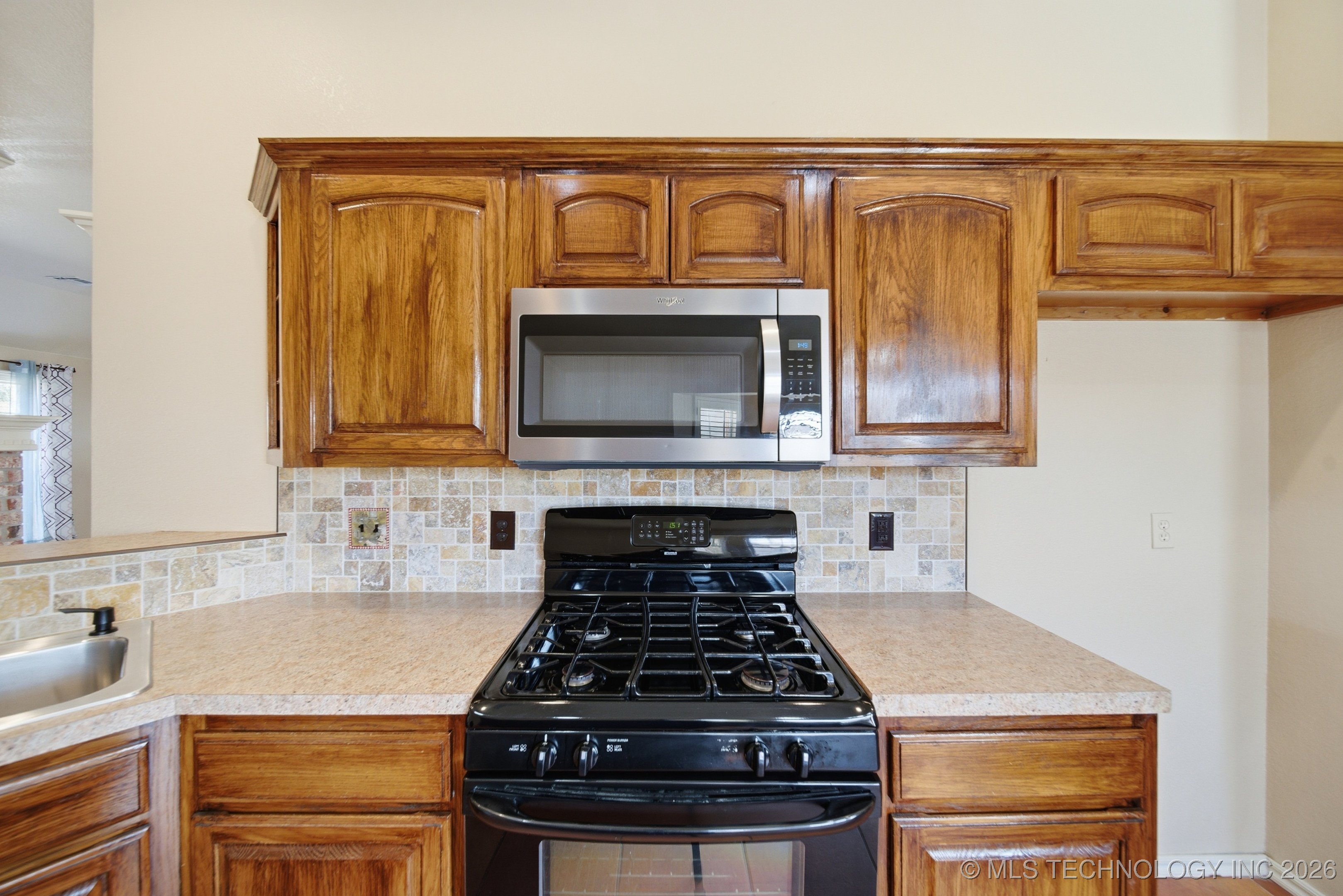 8208 E Madison Street Property Photo 14