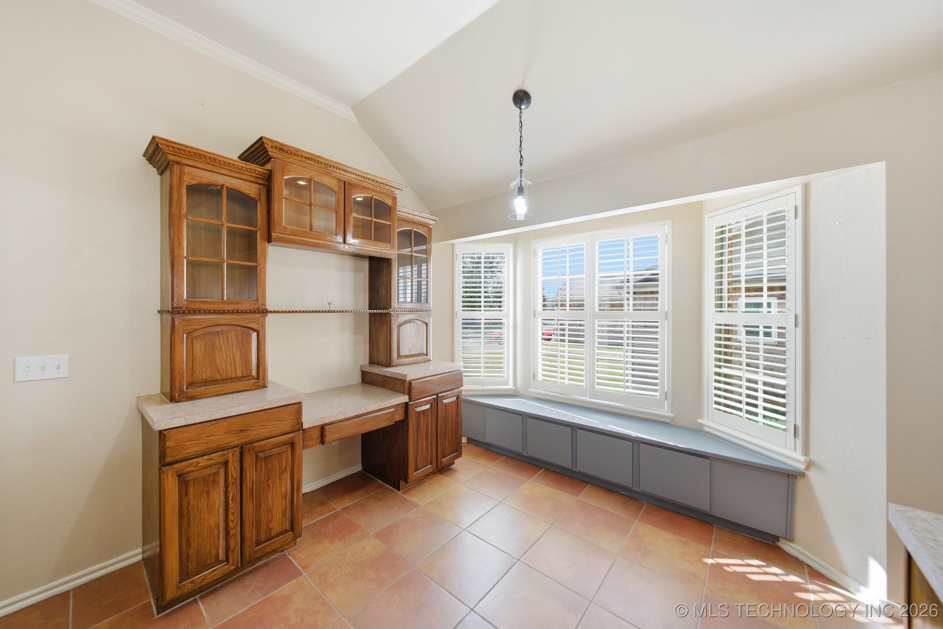 8208 E Madison Street Property Photo 15