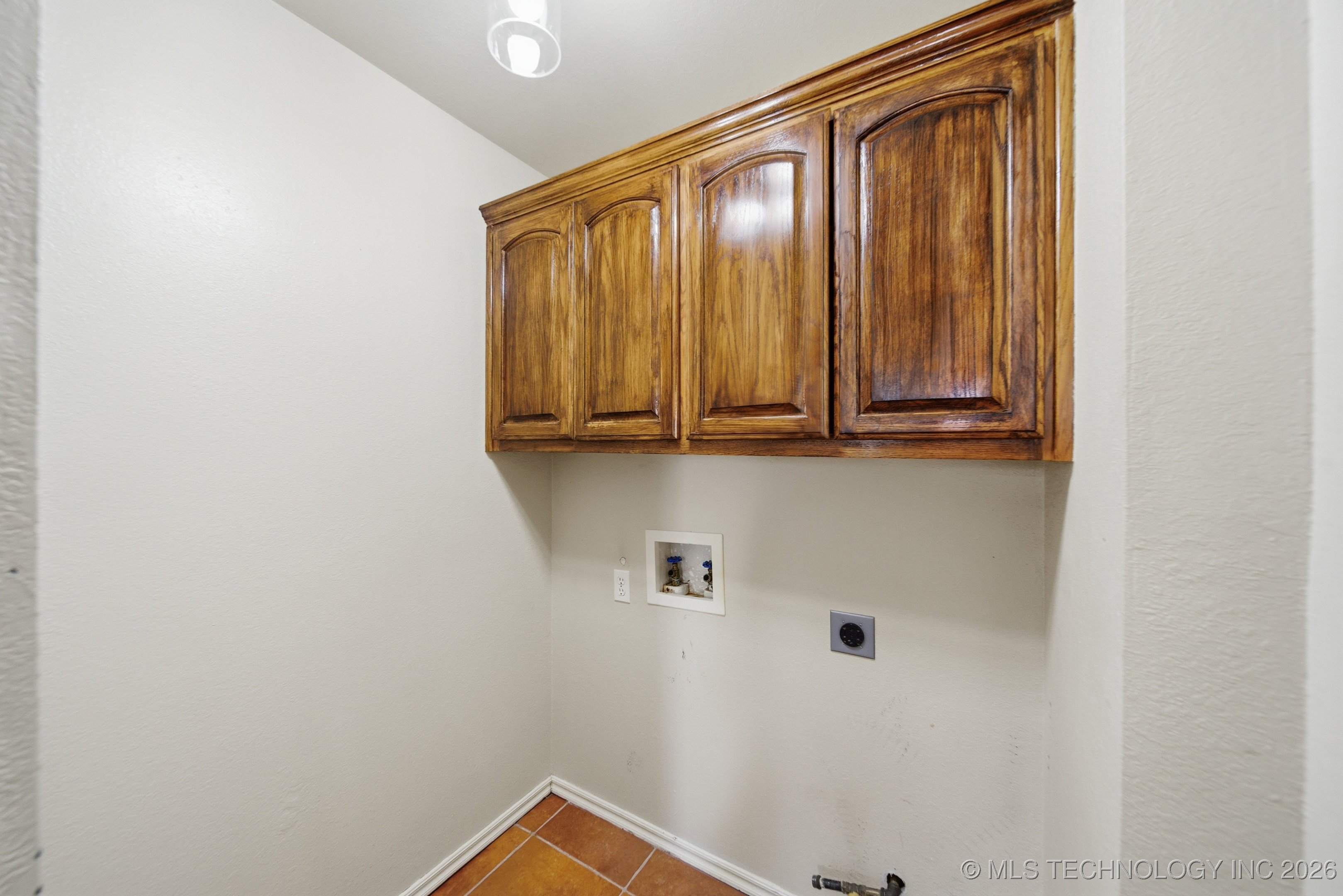 8208 E Madison Street Property Photo 17