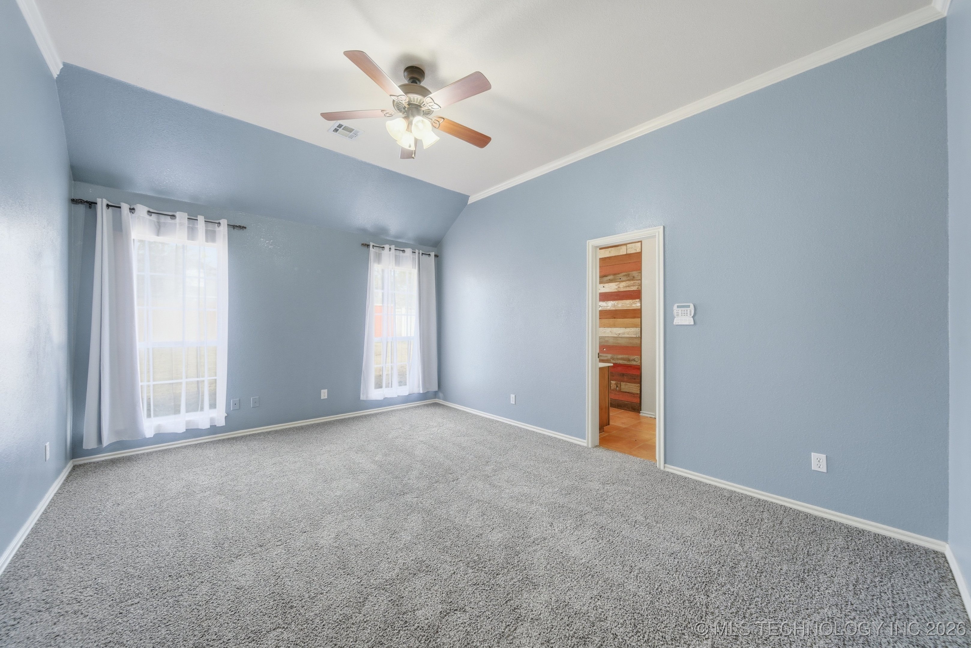 8208 E Madison Street Property Photo 18