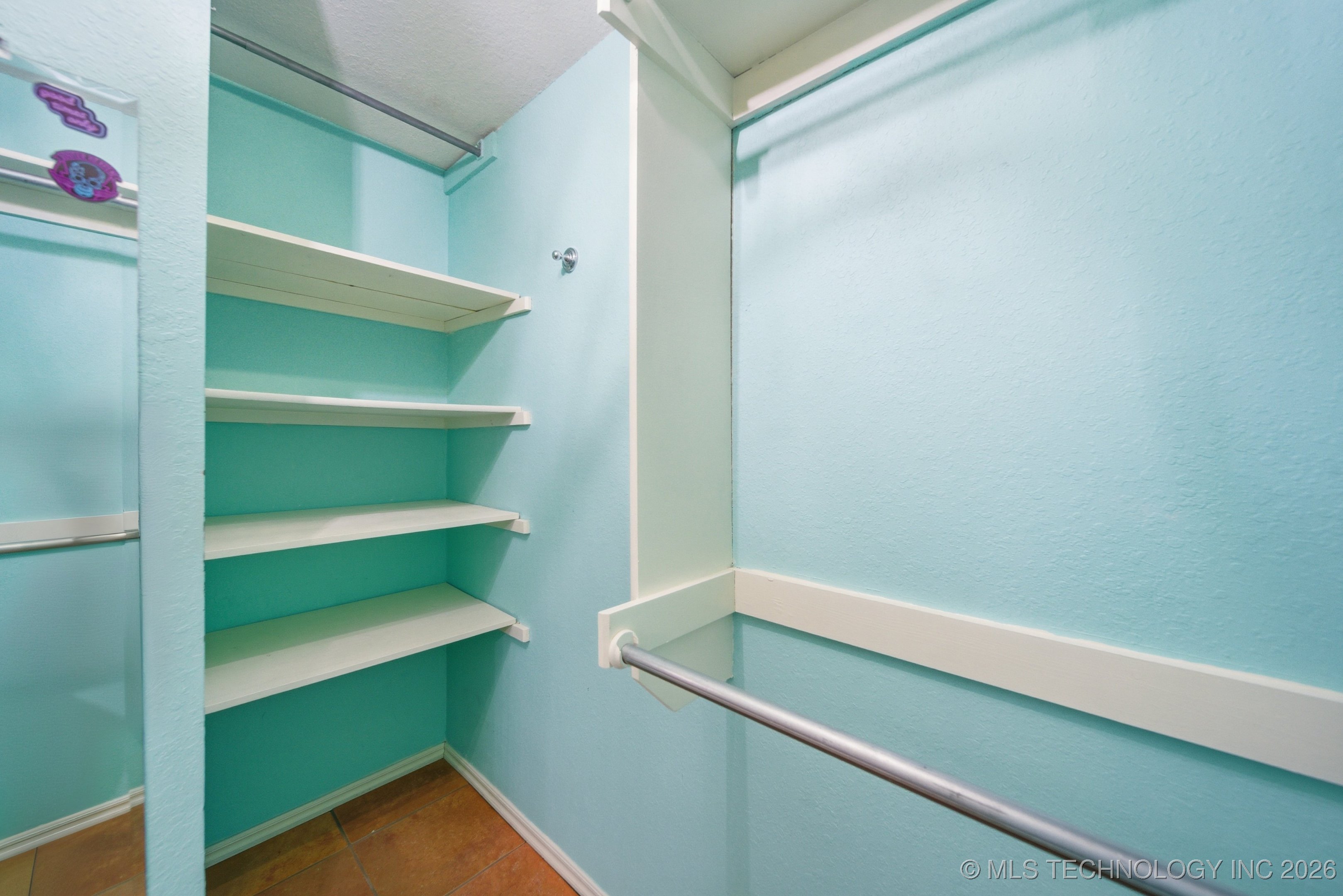 8208 E Madison Street Property Photo 23