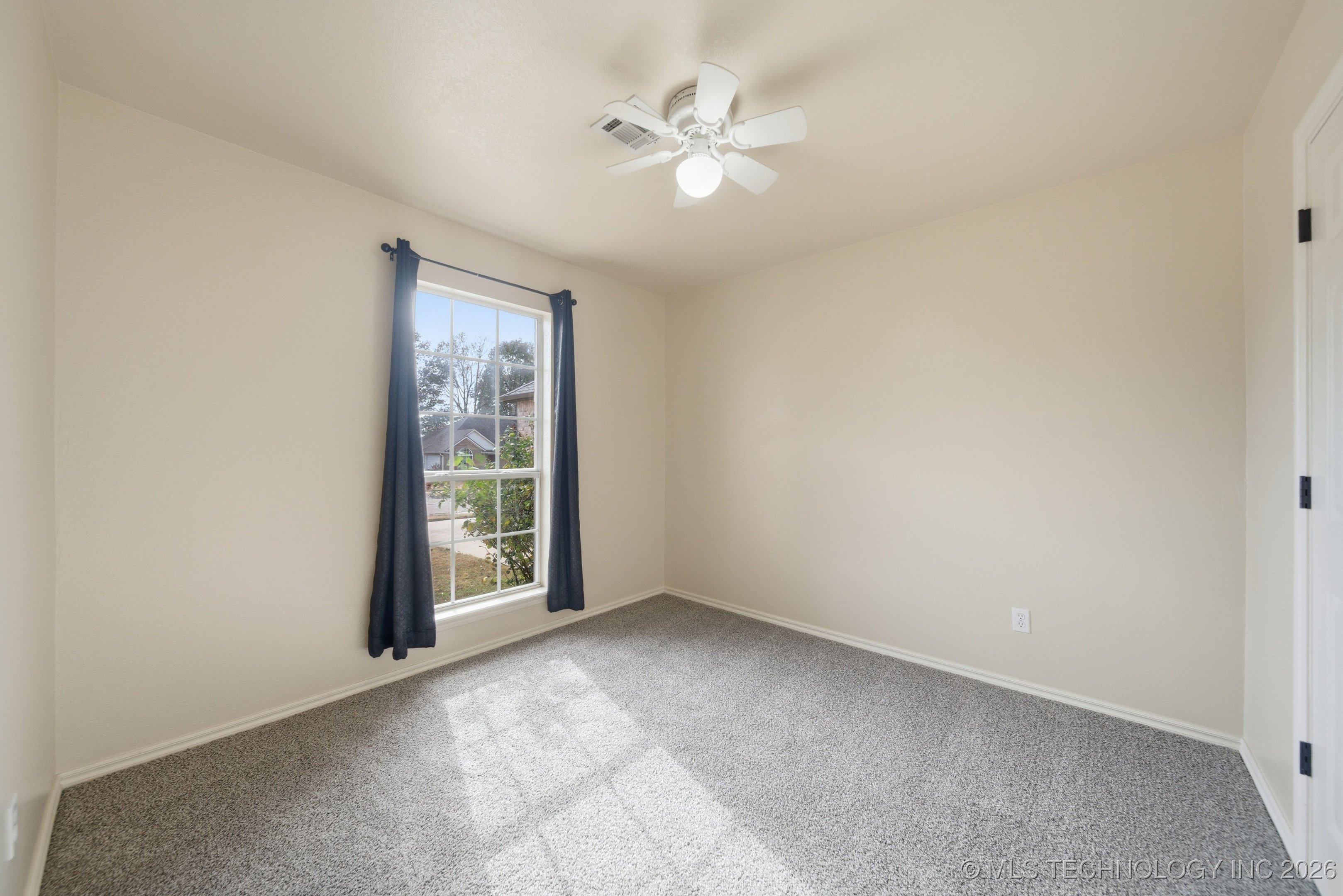 8208 E Madison Street Property Photo 24