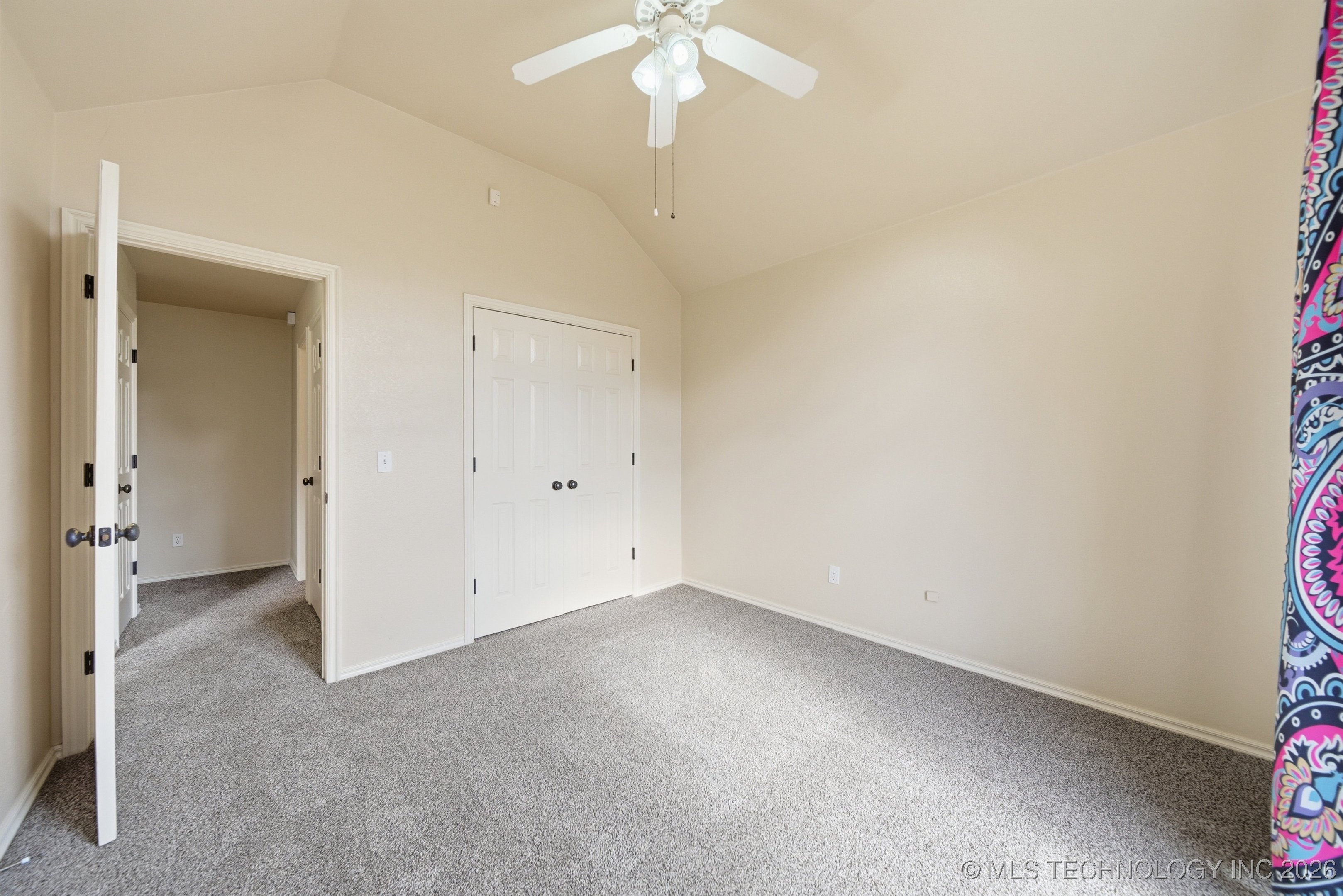 8208 E Madison Street Property Photo 26