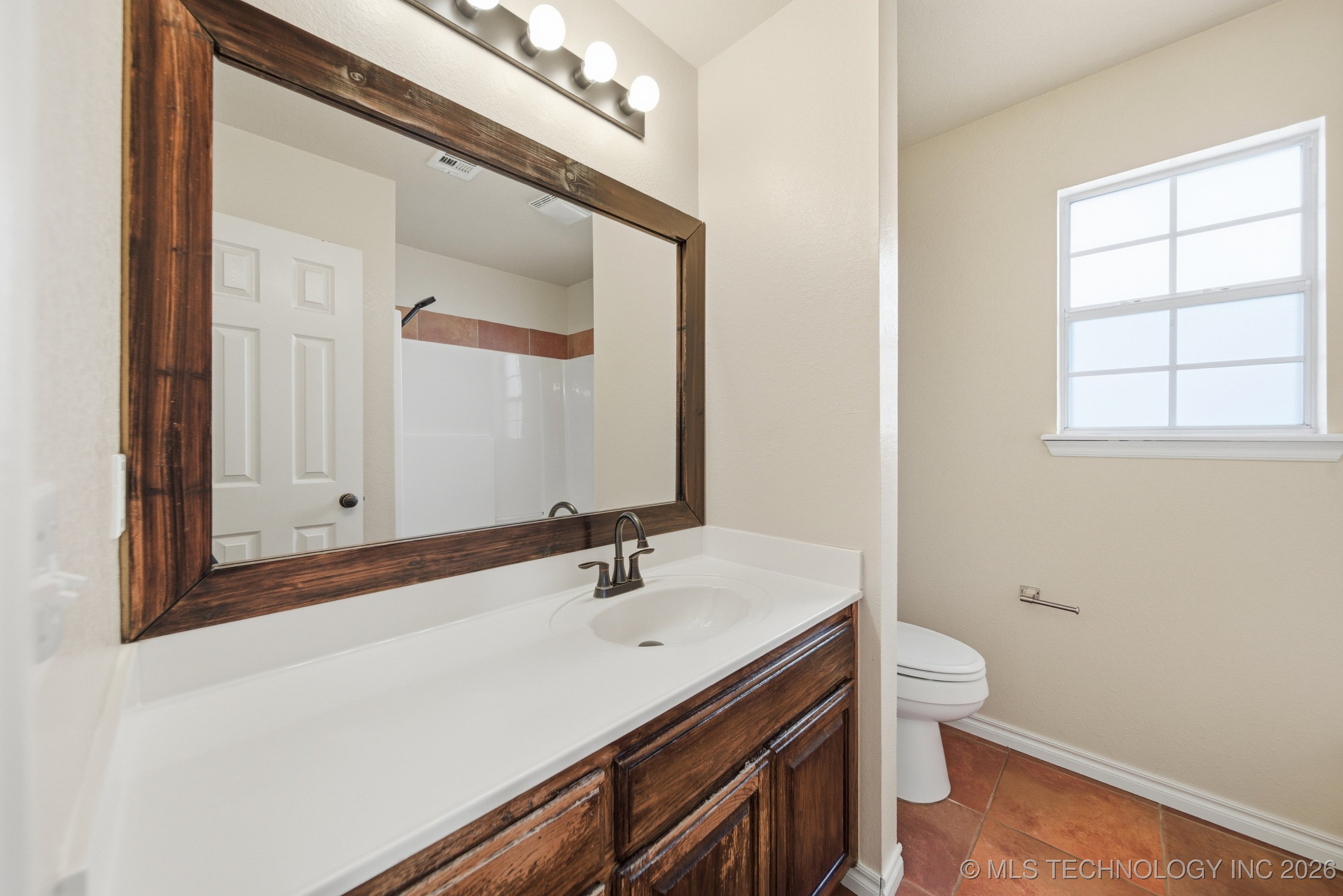 8208 E Madison Street Property Photo 27