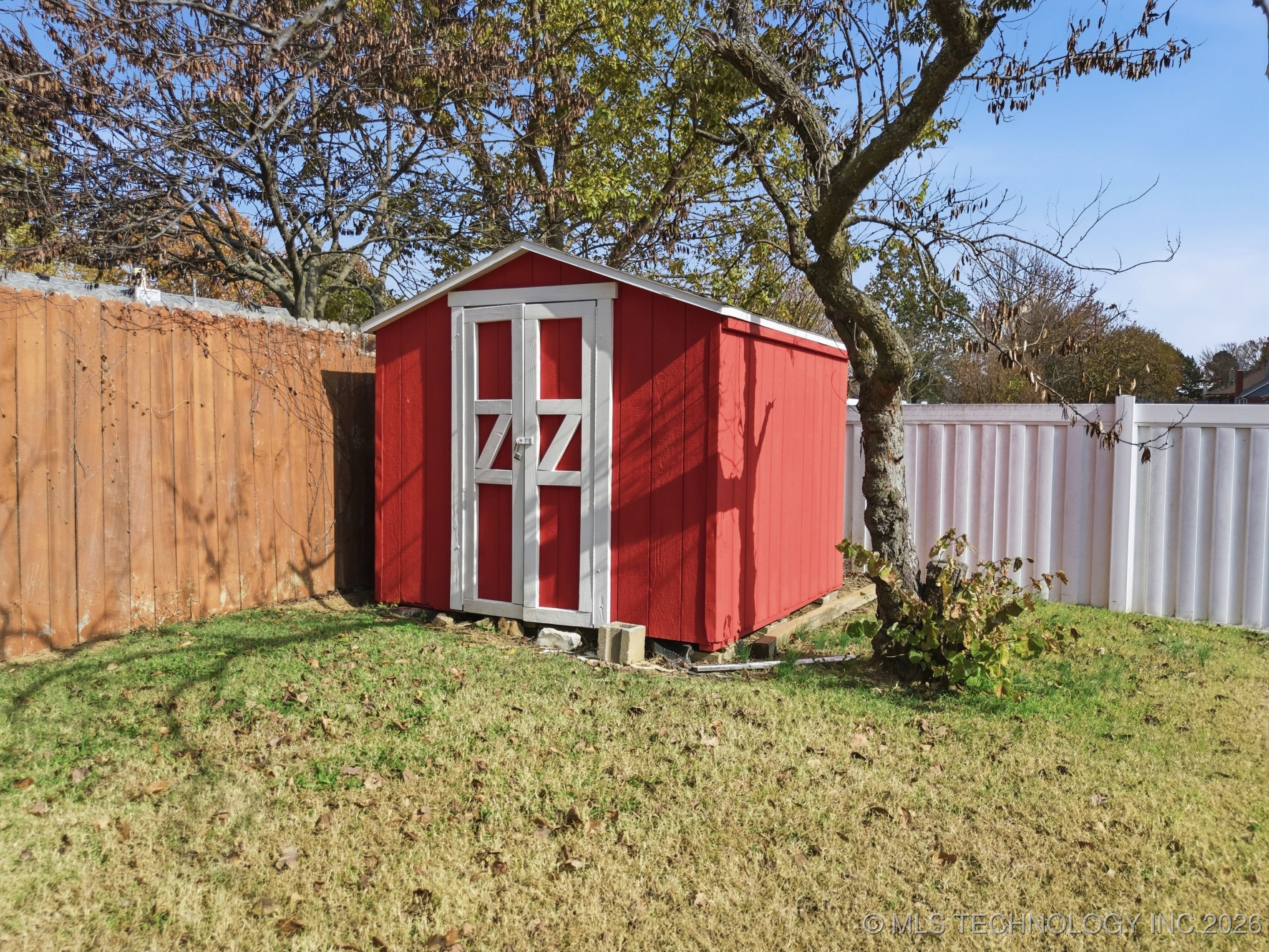 8208 E Madison Street Property Photo 33