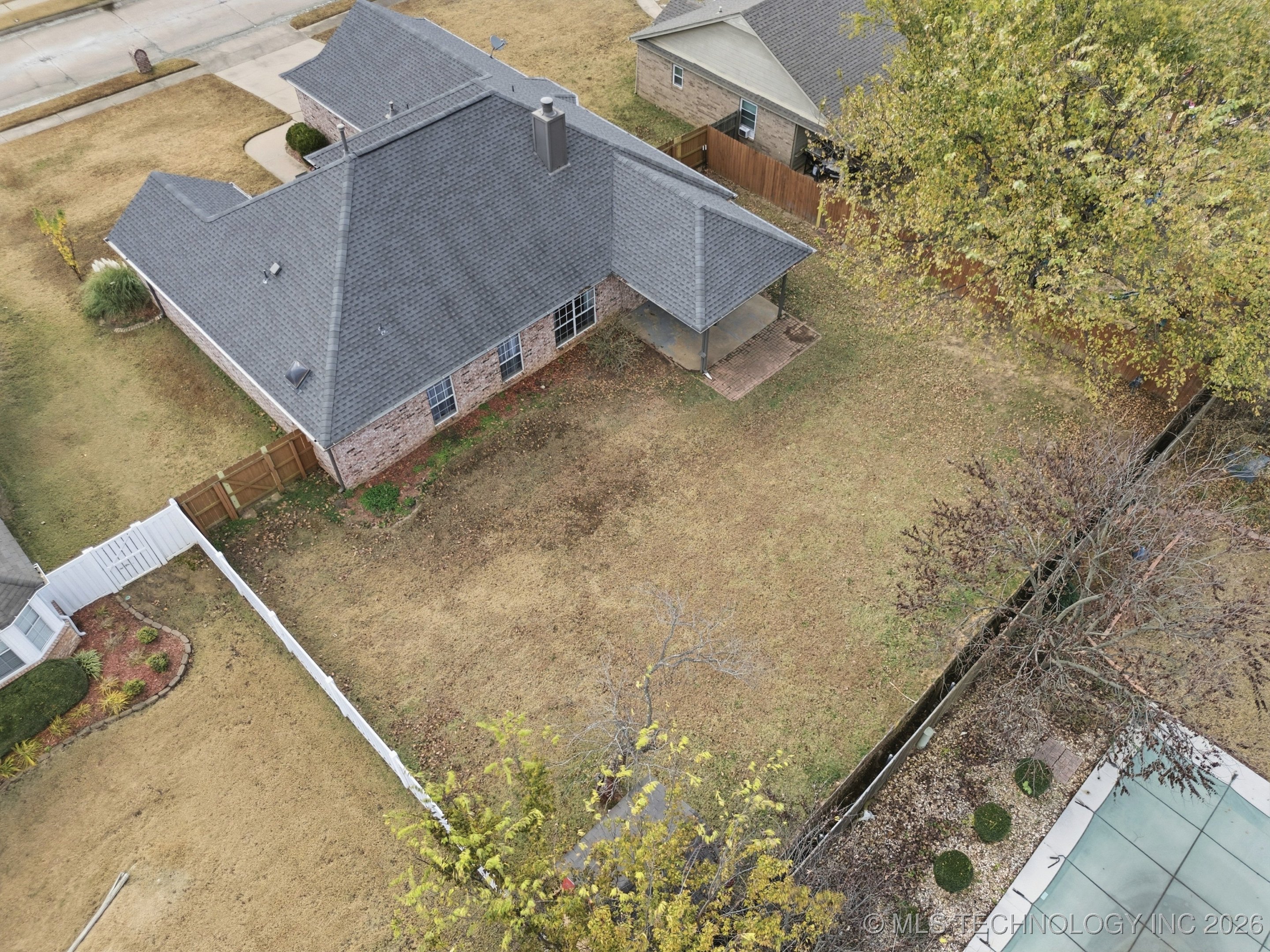 8208 E Madison Street Property Photo 35