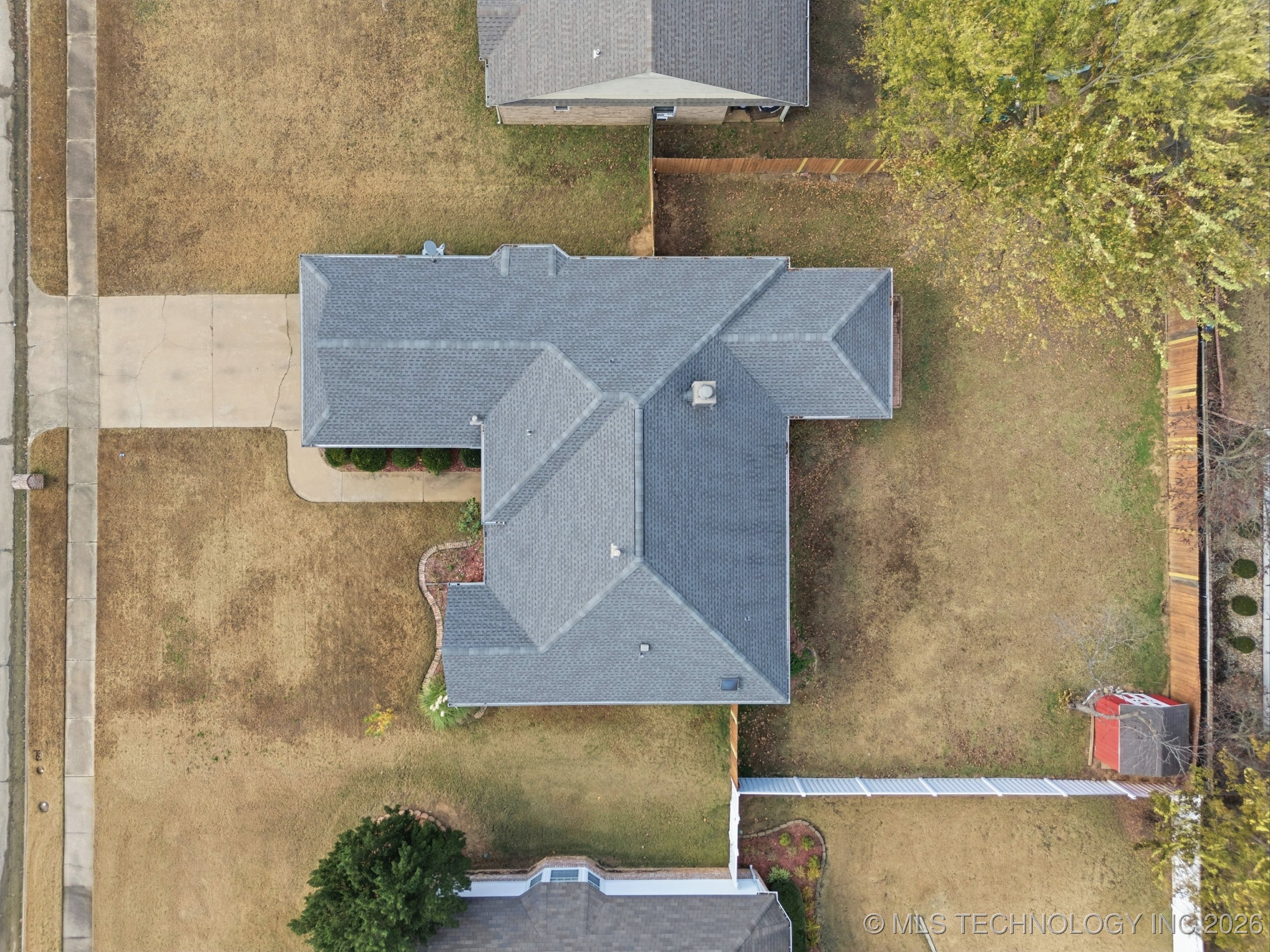 8208 E Madison Street Property Photo 36