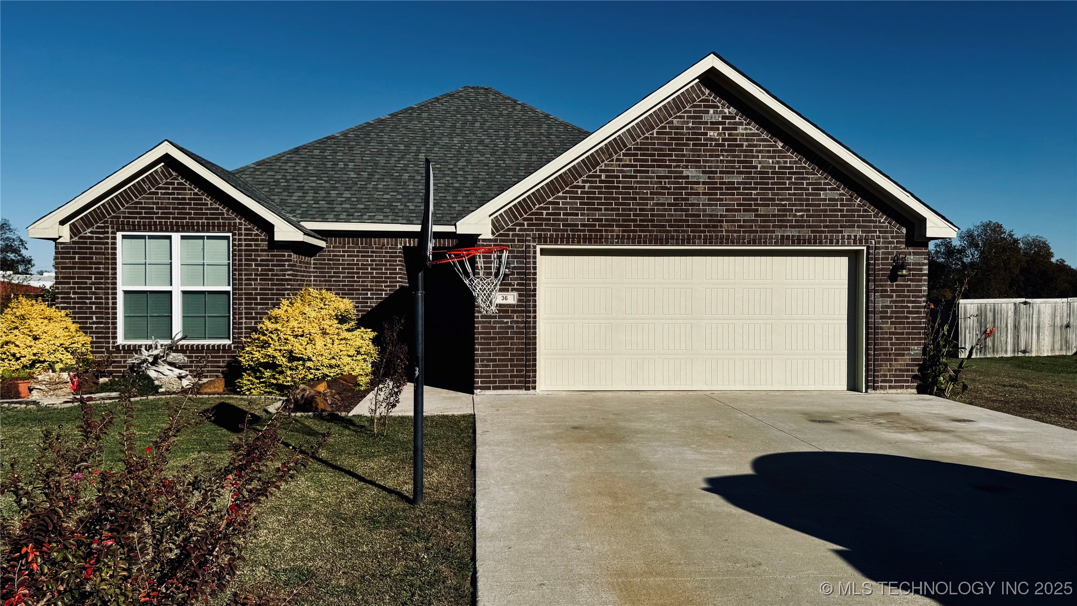 36 Autumn Run Property Photo 2