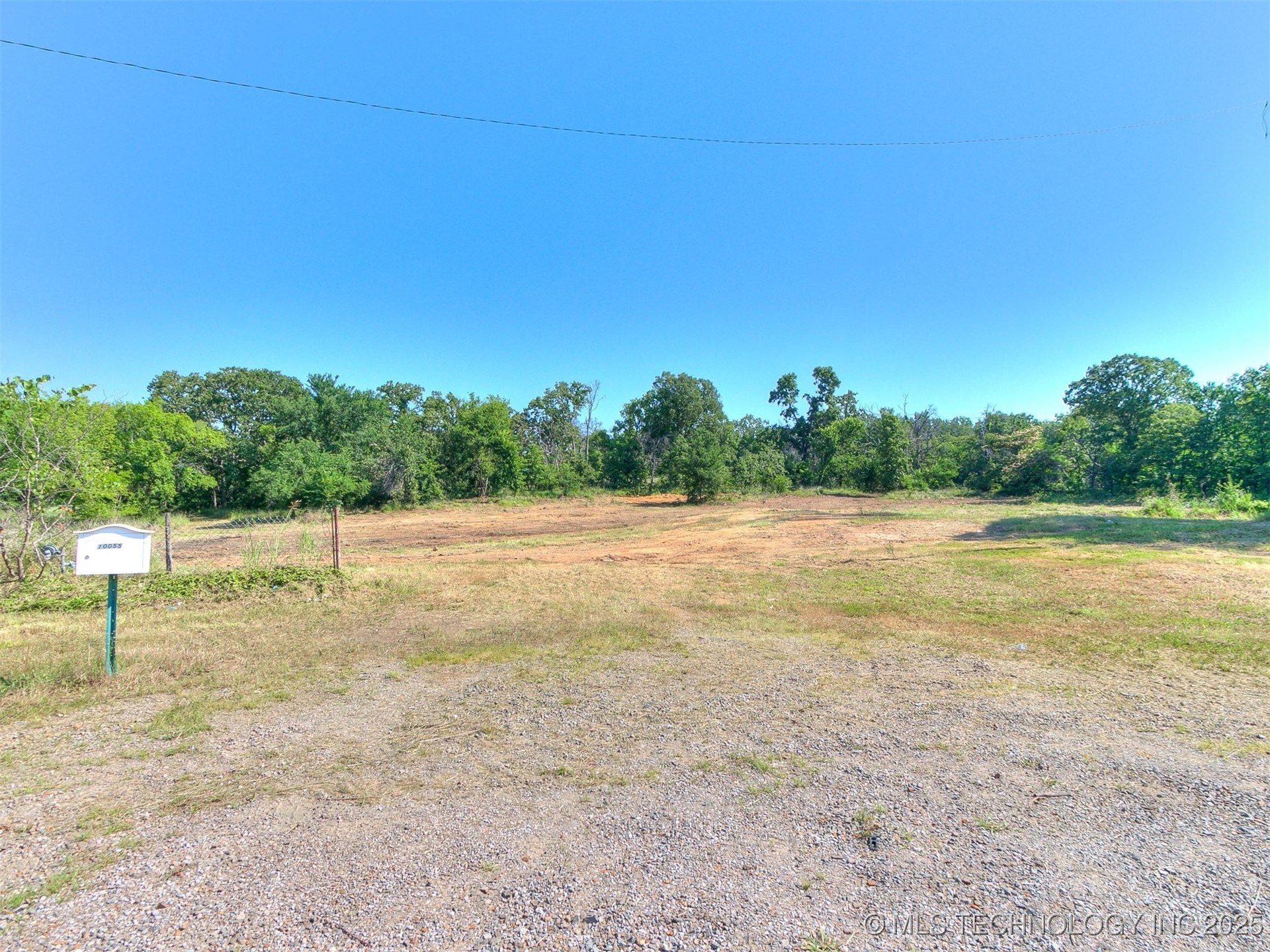 10055 E 590 Road Property Photo 2