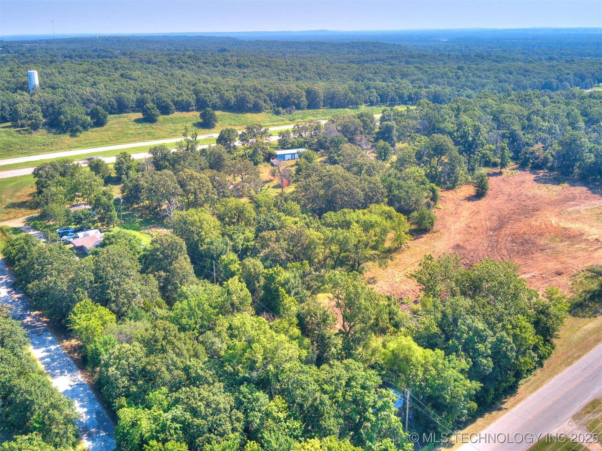 10055 E 590 Road Property Photo 5