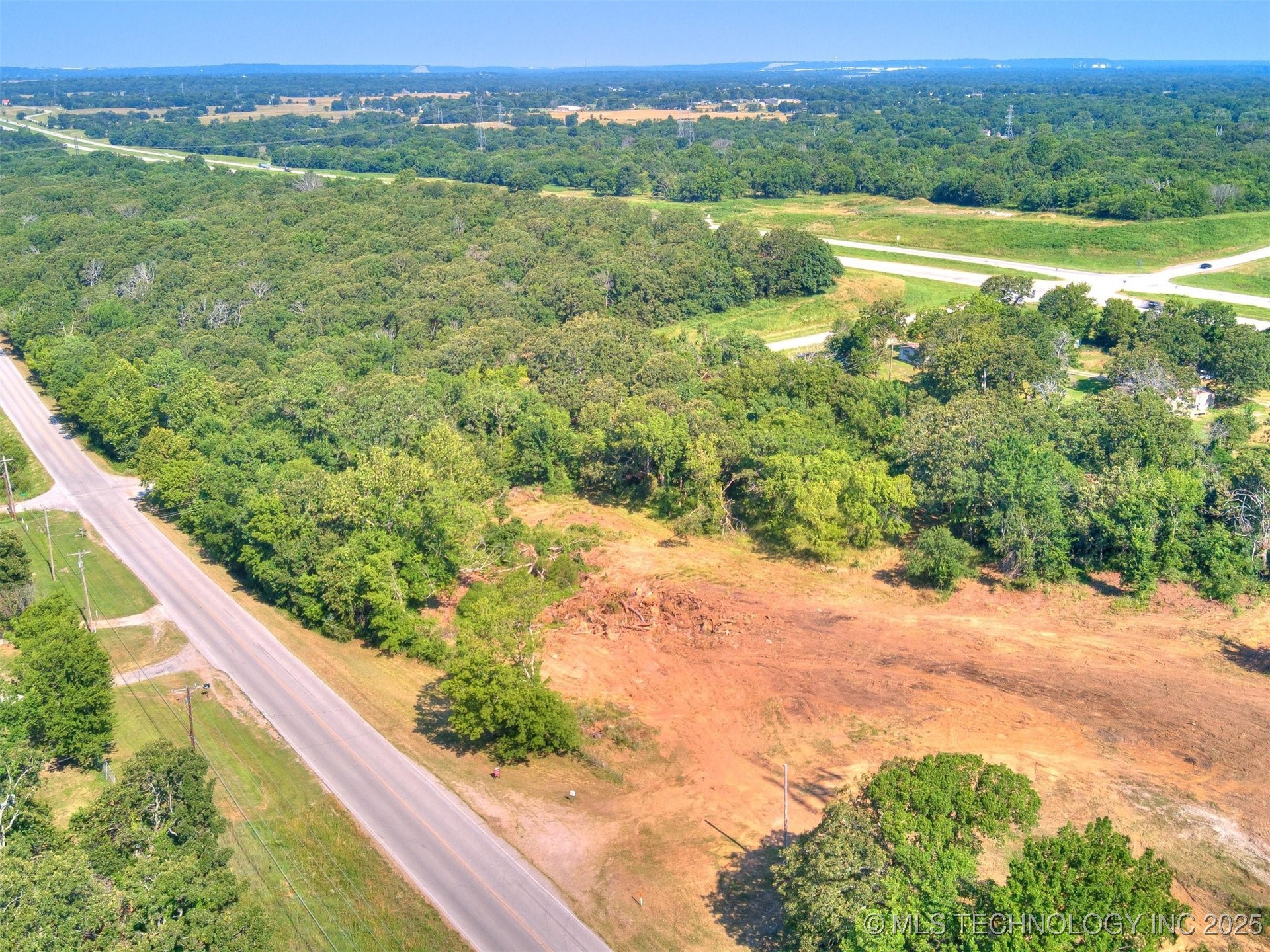 10055 E 590 Road Property Photo 9