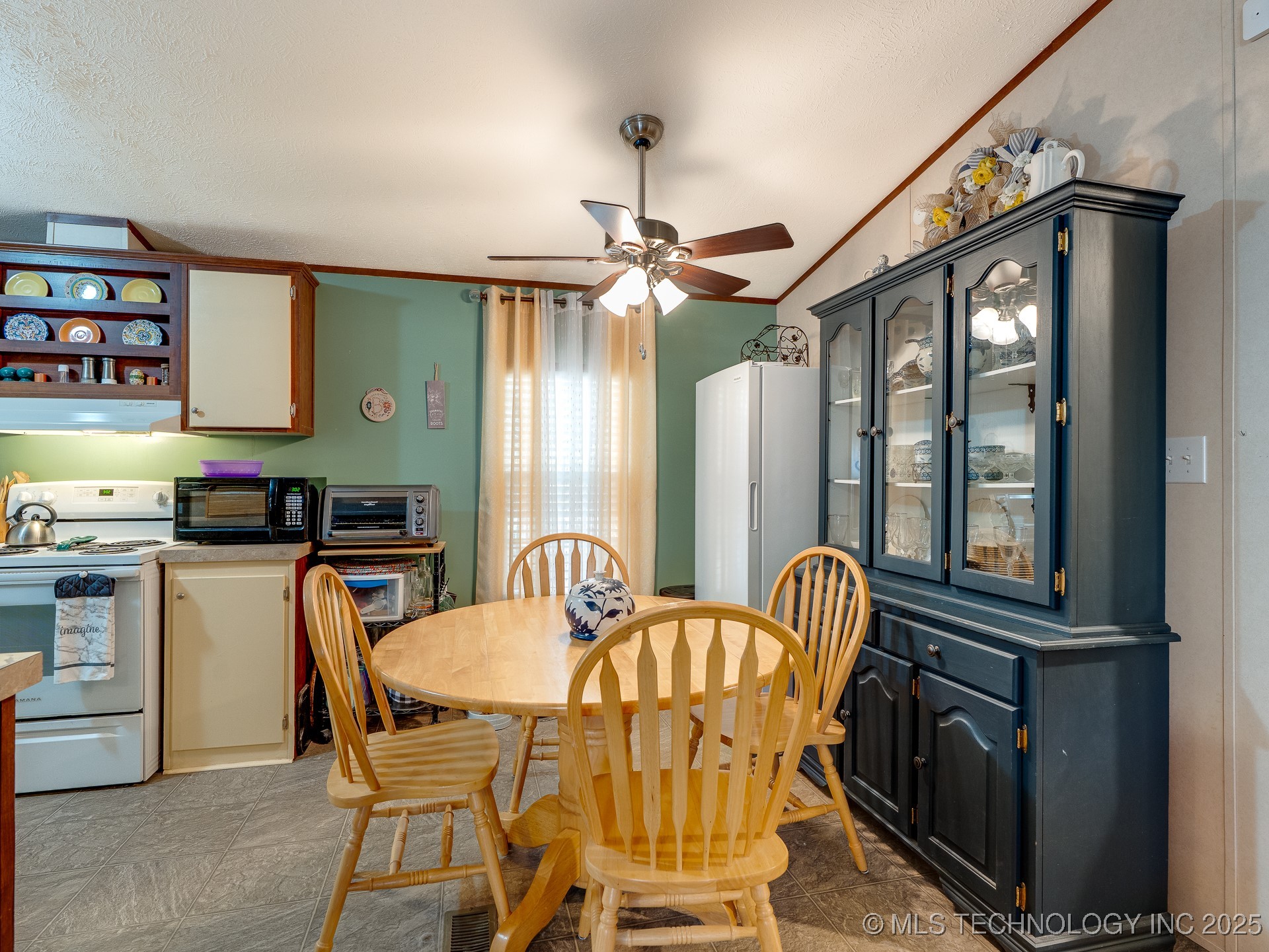 8974 S Willard Road Property Photo 14