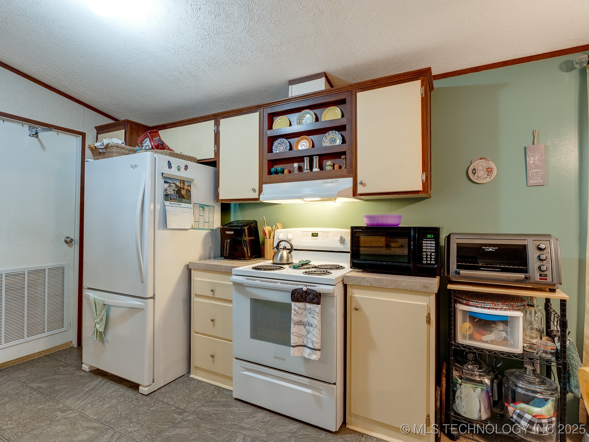 8974 S Willard Road Property Photo 17