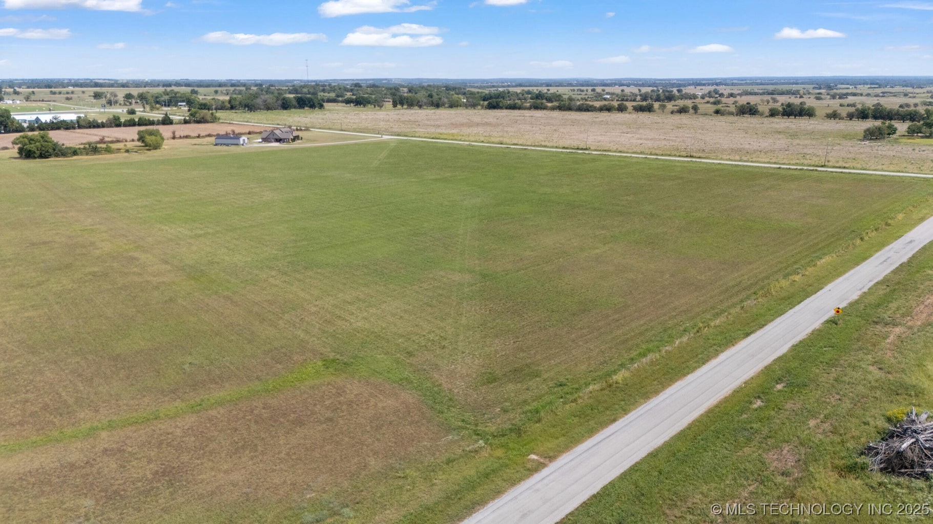 N 435 Road Property Photo 12