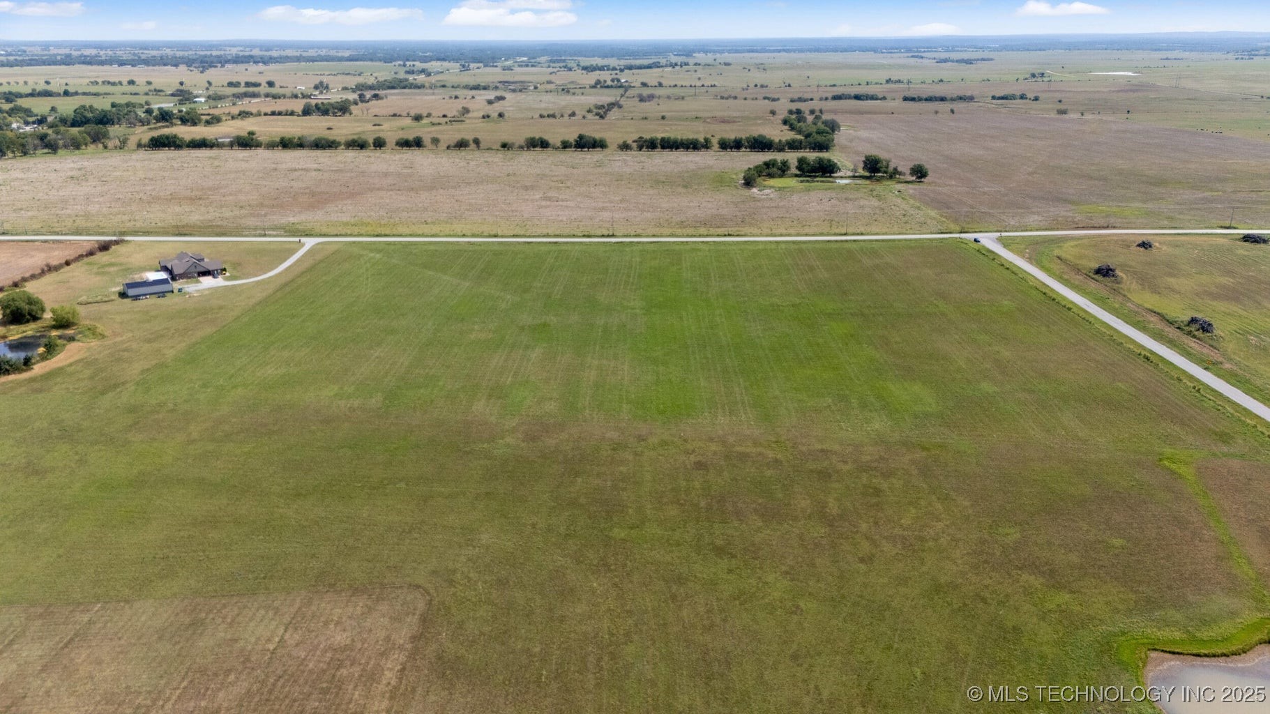 2 N 435 Road Property Photo 8