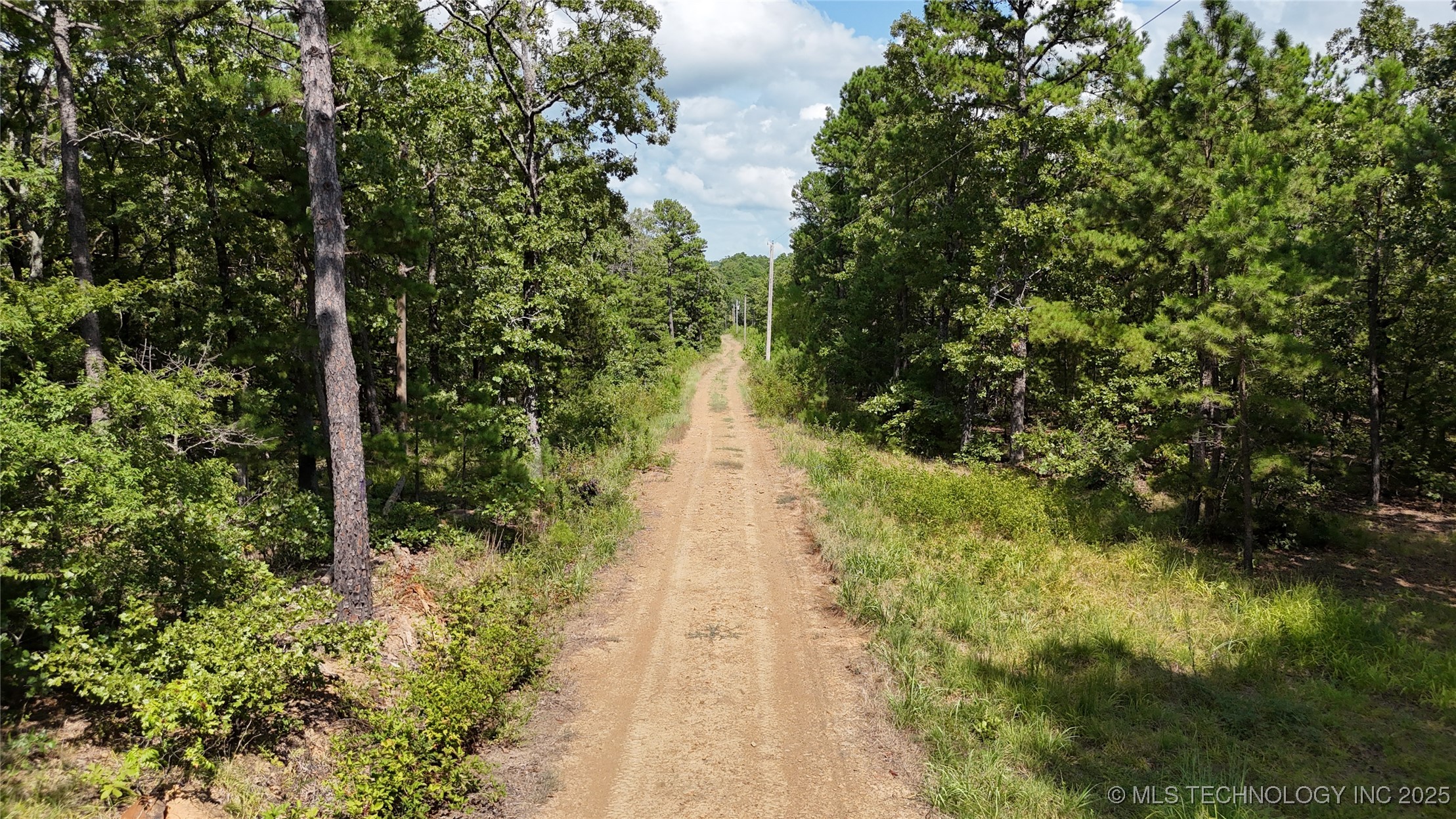40215 Michael Lane Property Photo 7