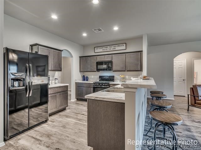 7112 S Maple Avenue Property Photo 4