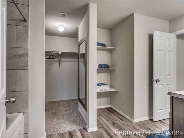 7112 S Maple Avenue Property Photo 8