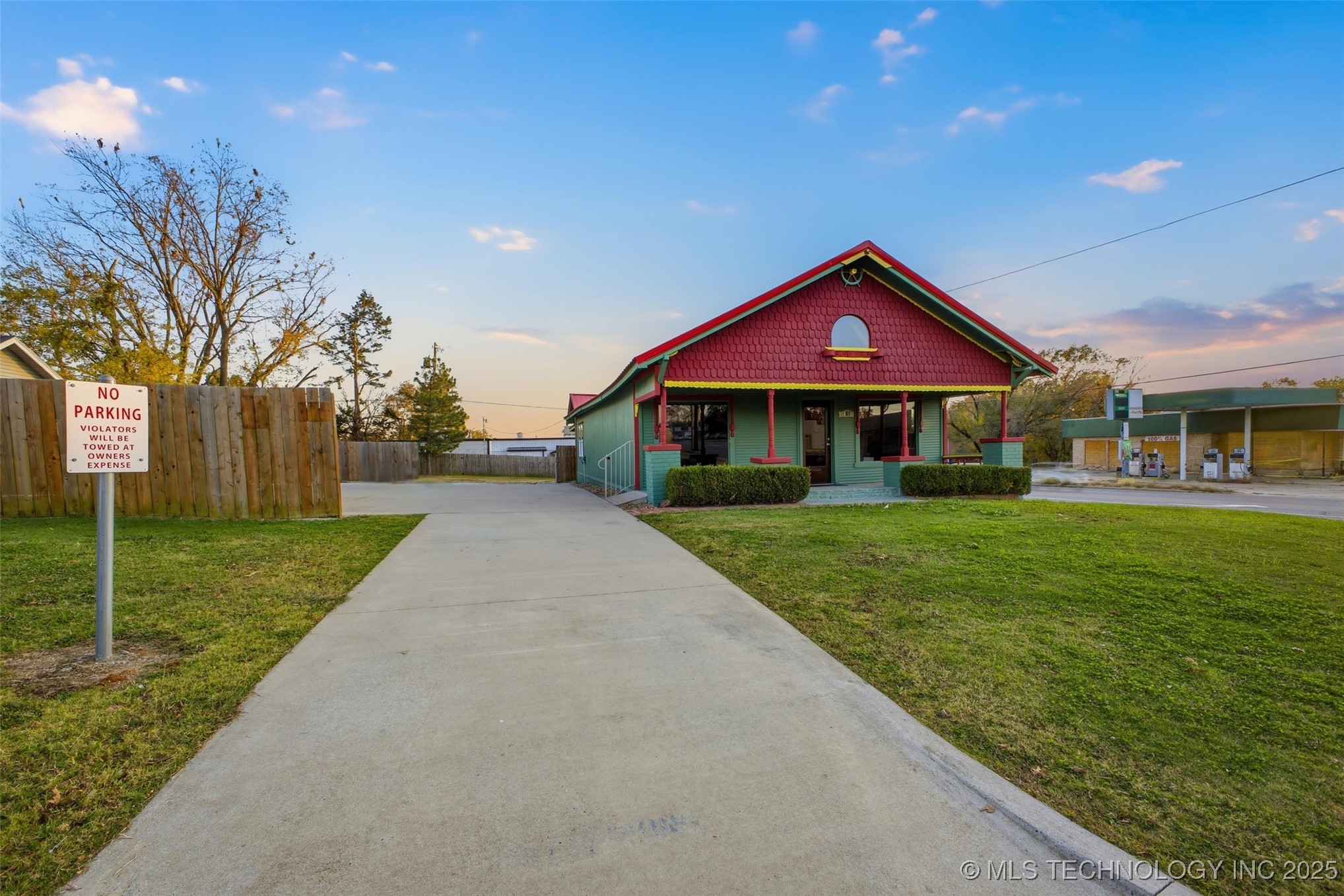 701 E 16th Street Property Photo 3