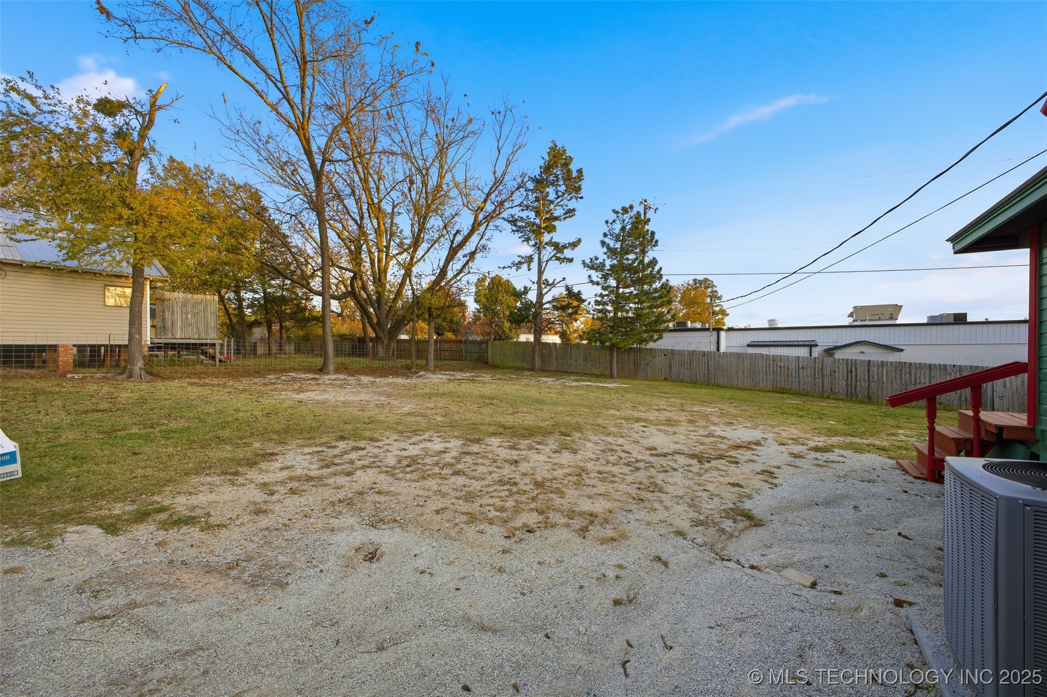 701 E 16th Street Property Photo 5