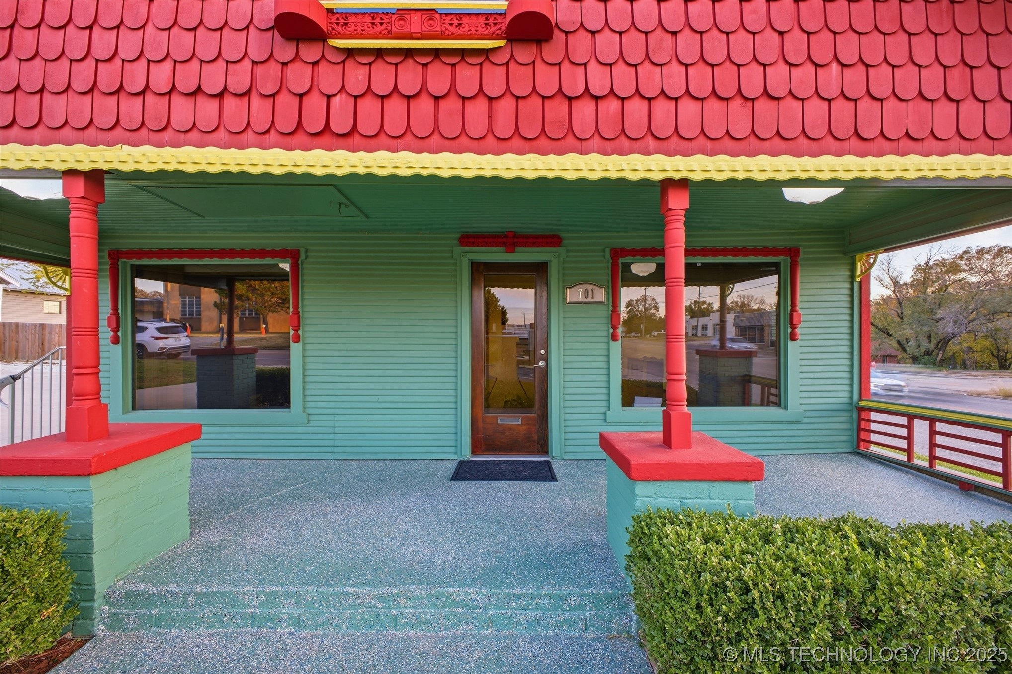 701 E 16th Street Property Photo 8