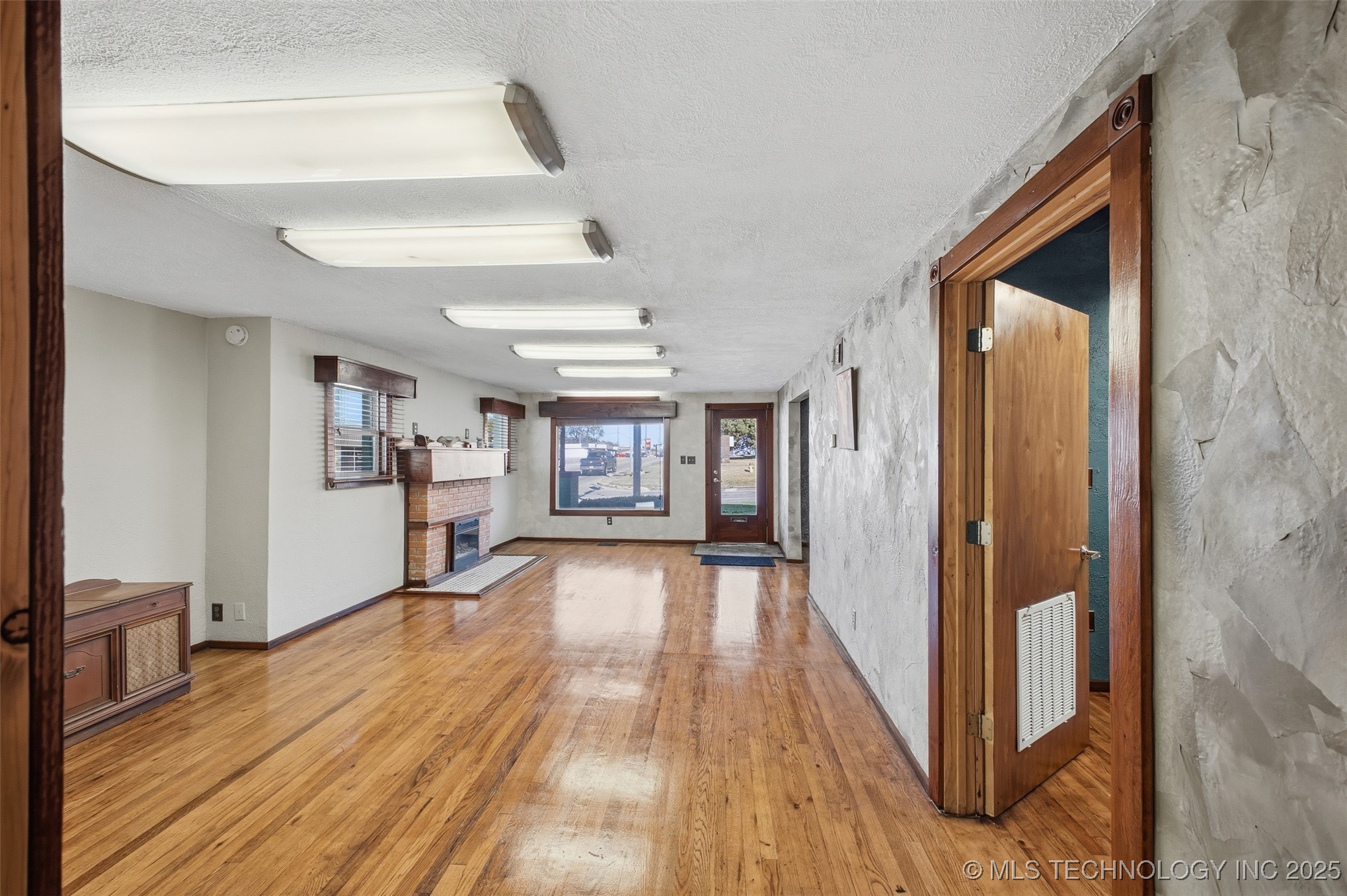 701 E 16th Street Property Photo 19