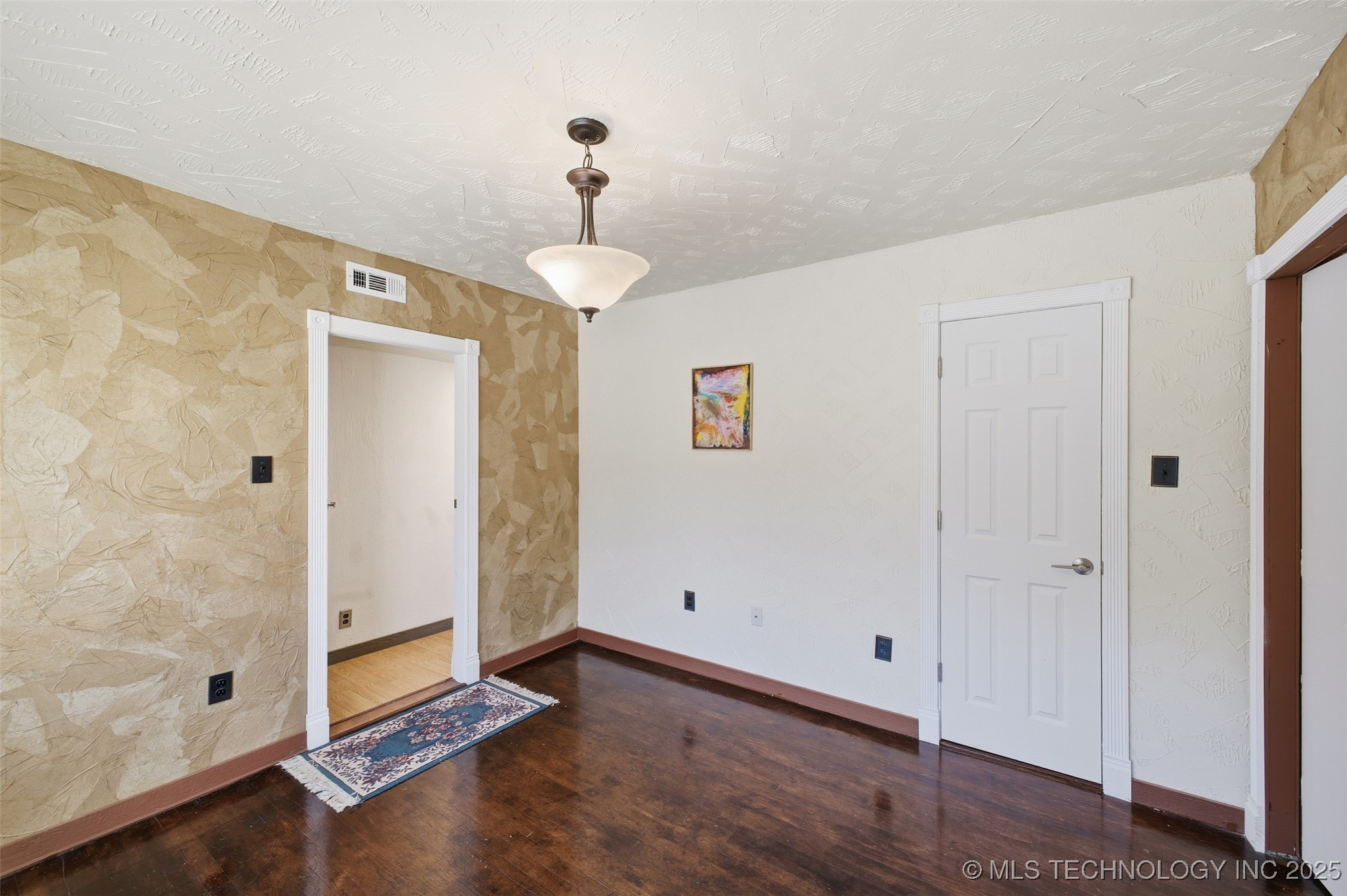 701 E 16th Street Property Photo 28