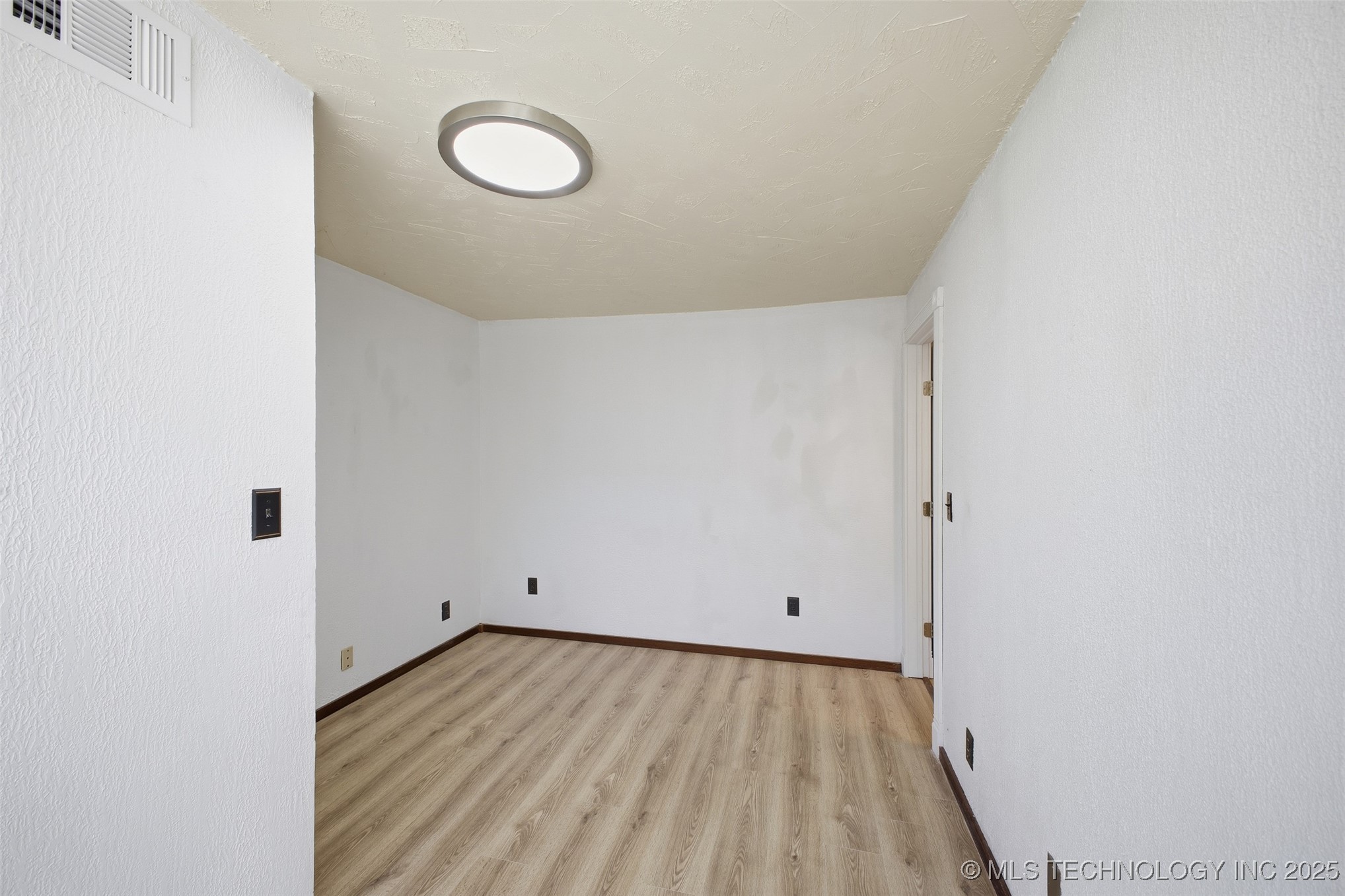 701 E 16th Street Property Photo 33