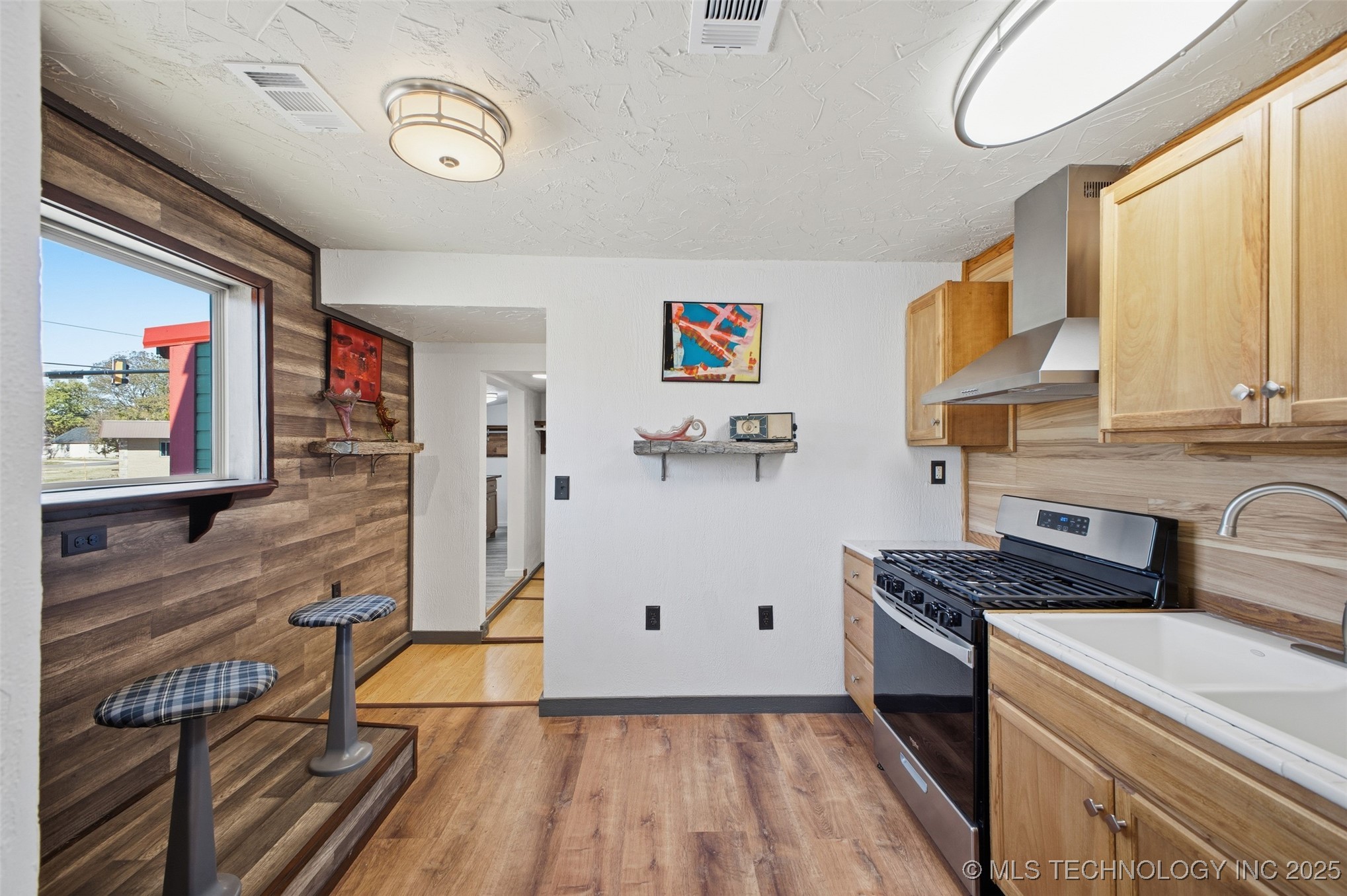 701 E 16th Street Property Photo 43