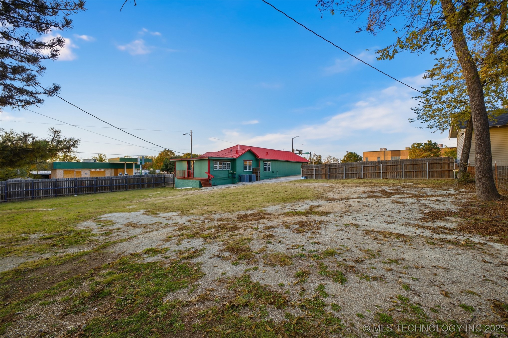 701 E 16th Street Property Photo 52