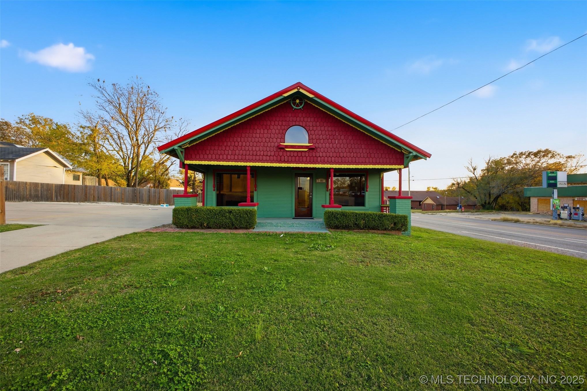 701 E 16th Street Property Photo 54