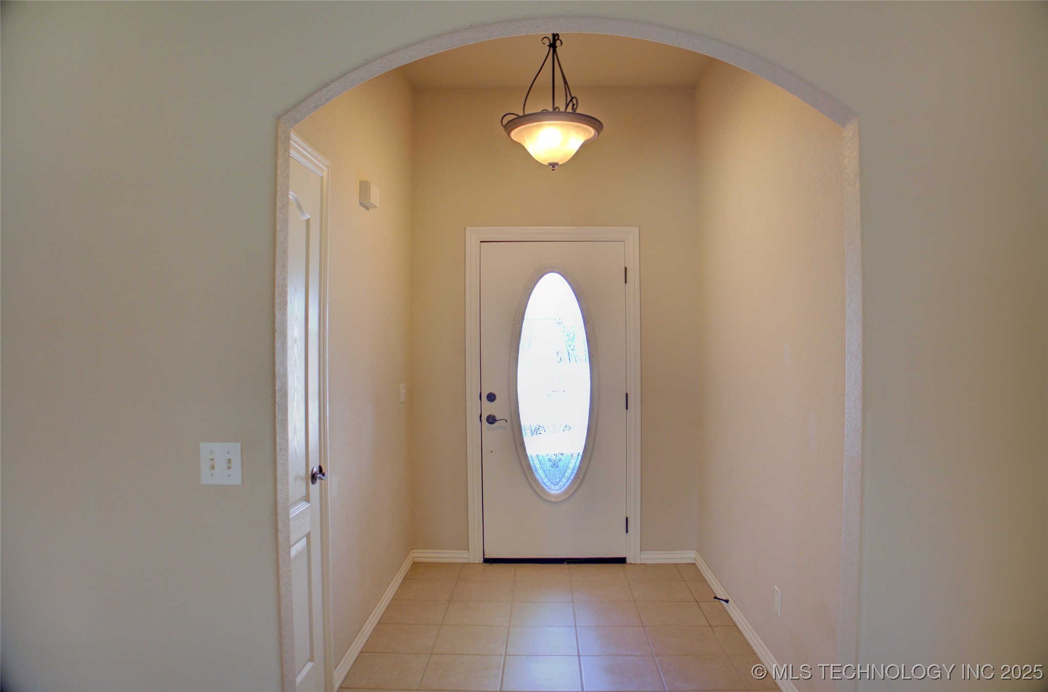 1920 Richmond Drive Property Photo 4