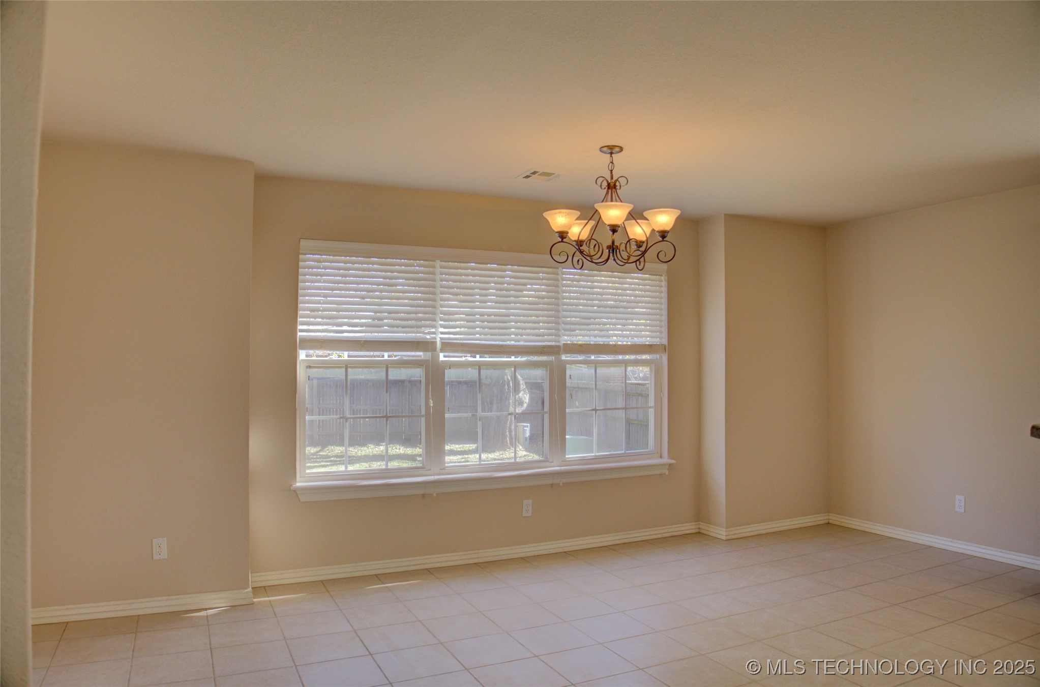 1920 Richmond Drive Property Photo 11