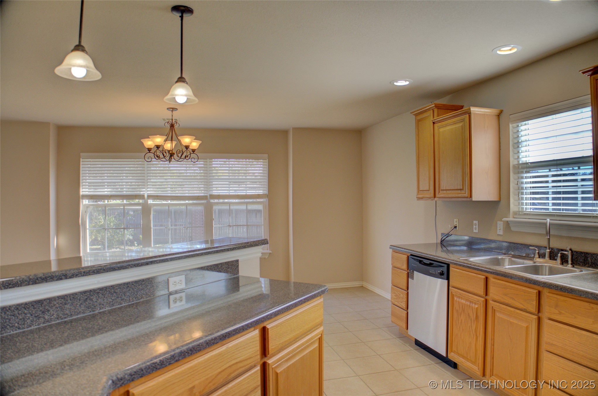 1920 Richmond Drive Property Photo 21