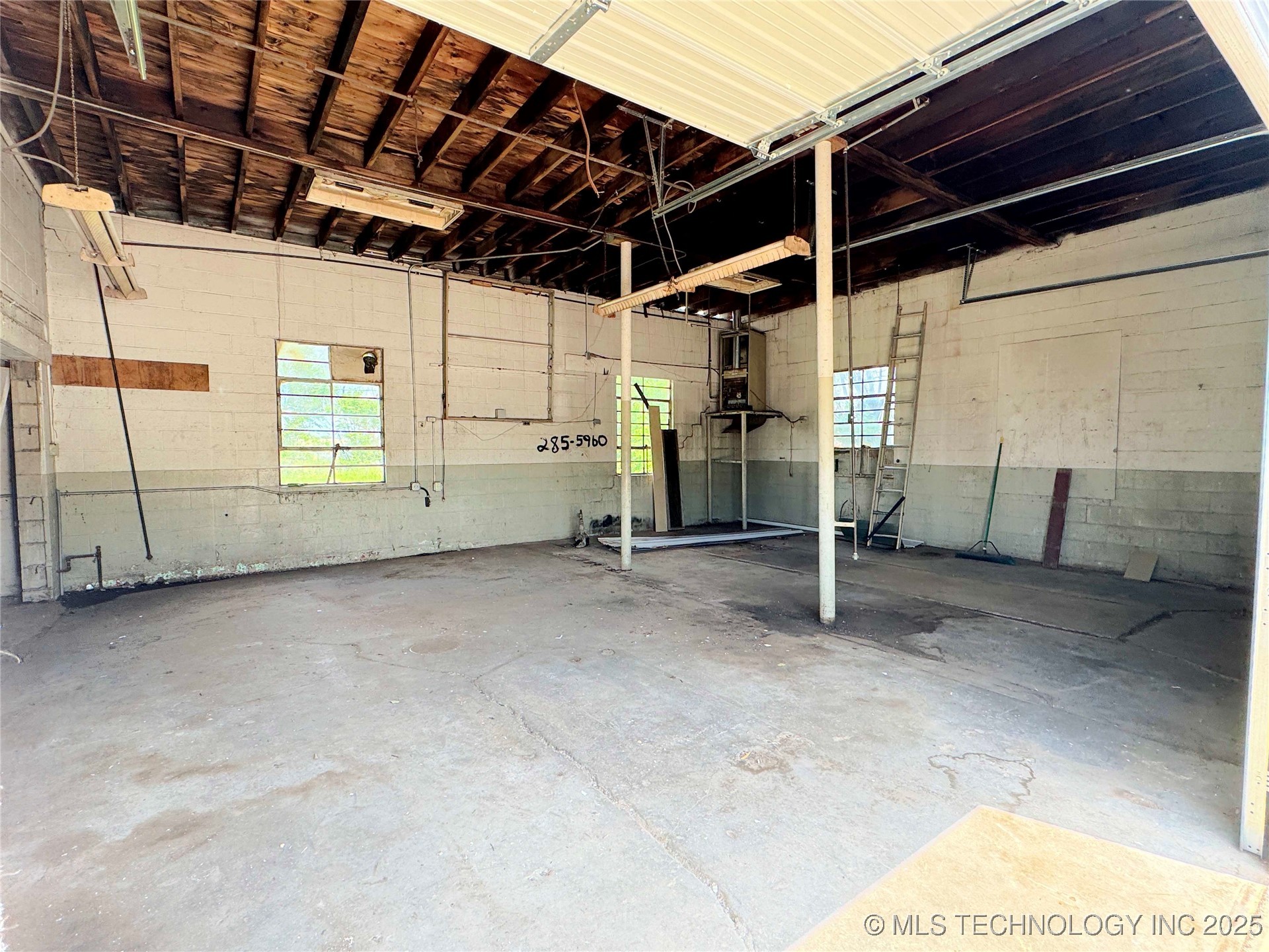 728 E Main Street Property Photo 3